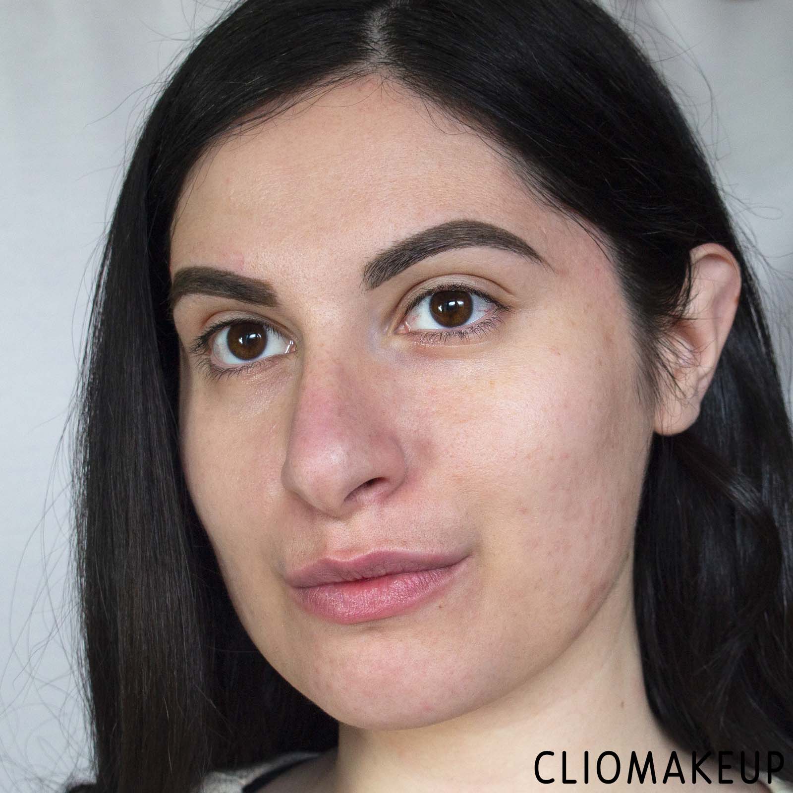 cliomakeup-recensione-fondotinta-too-faced-born-this-way-multi-use-complexion-powder-10