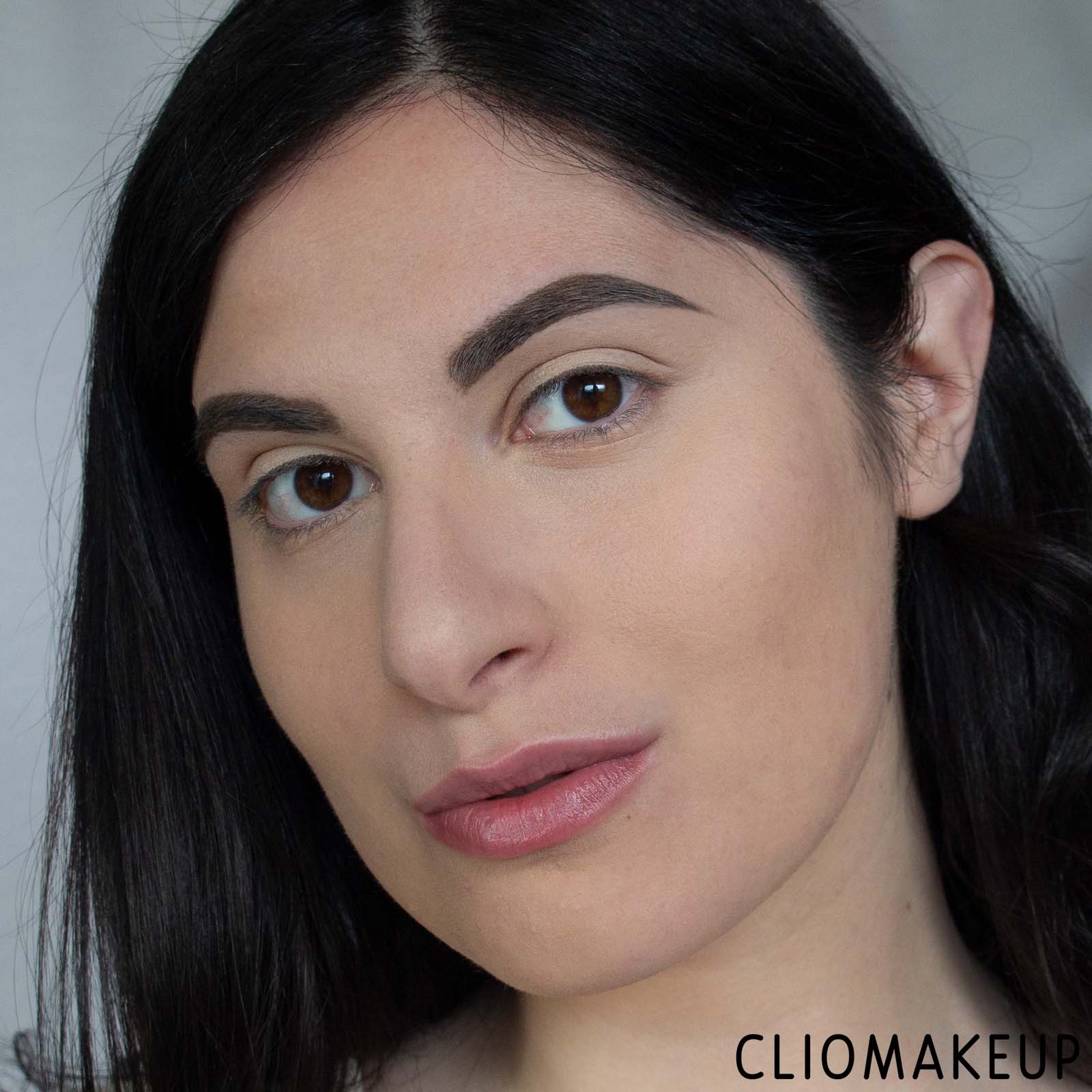 cliomakeup-recensione-fondotinta-too-faced-born-this-way-multi-use-complexion-powder-12