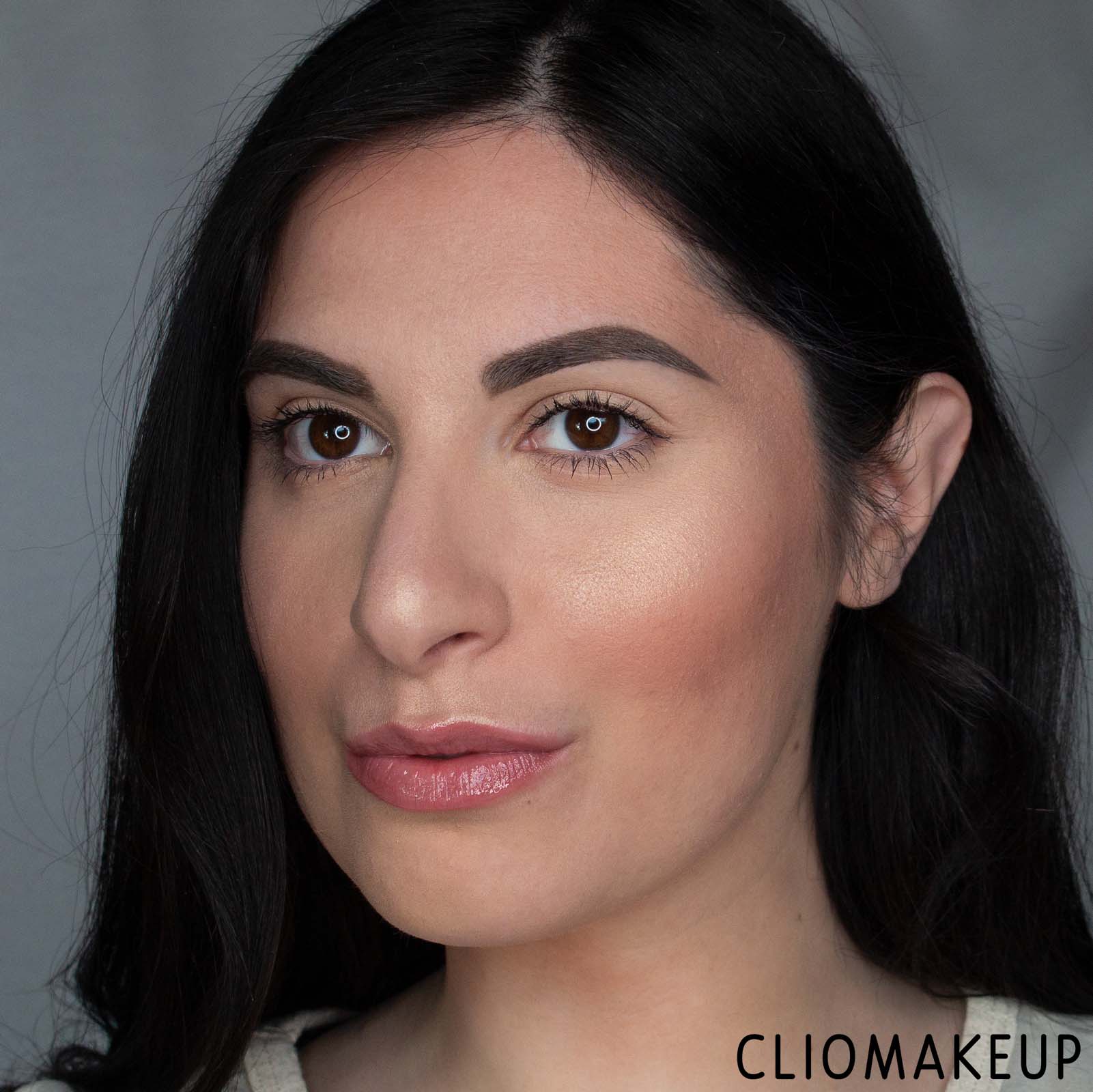 cliomakeup-recensione-fondotinta-too-faced-born-this-way-multi-use-complexion-powder-15