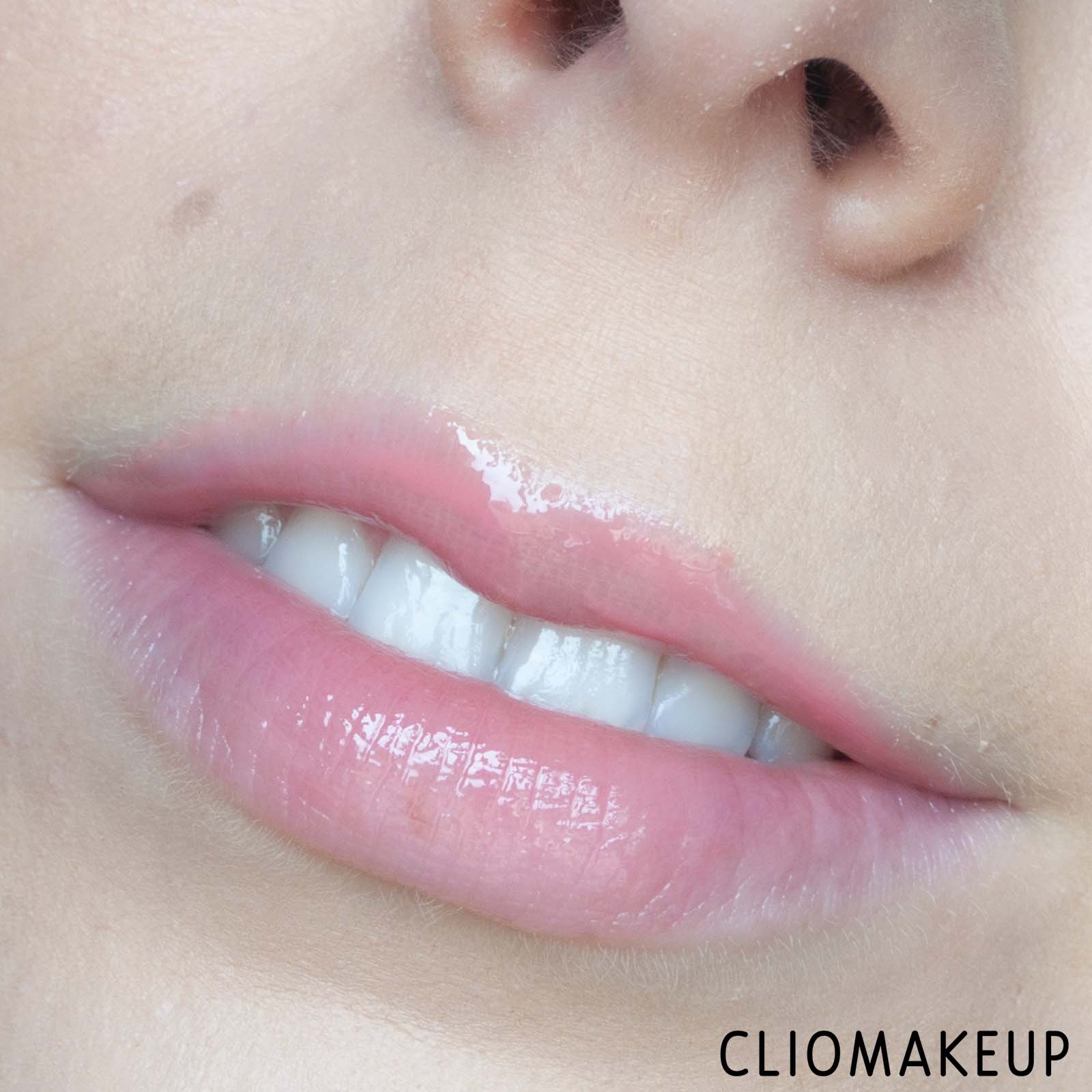 cliomakeup-recensione-gloss-sephora-outrageous-plump-effect-07-pink-pout-10