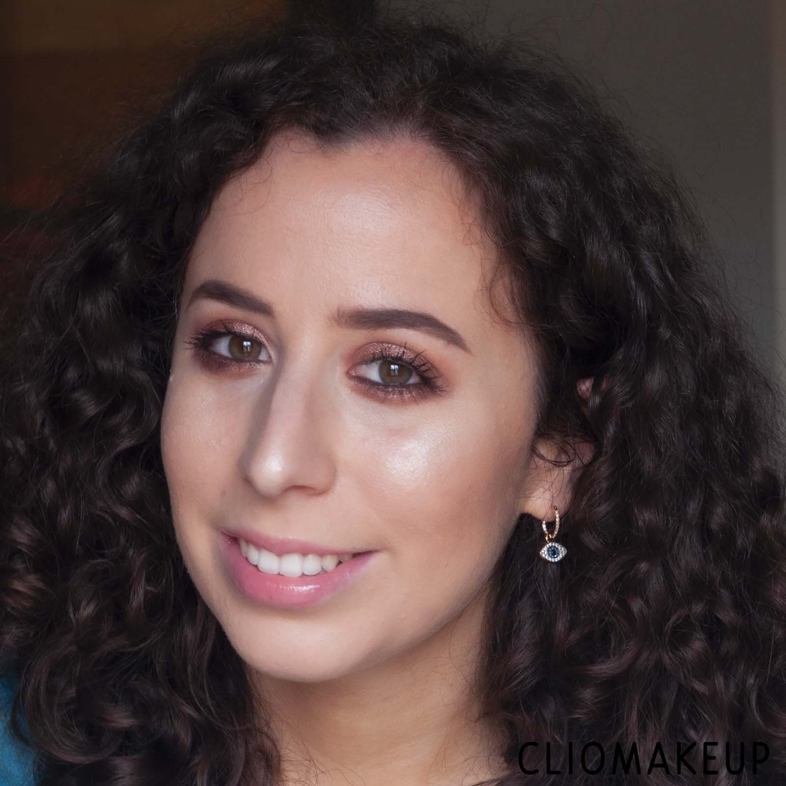 cliomakeup-recensione-gloss-sephora-outrageous-plump-effect-07-pink-pout-14