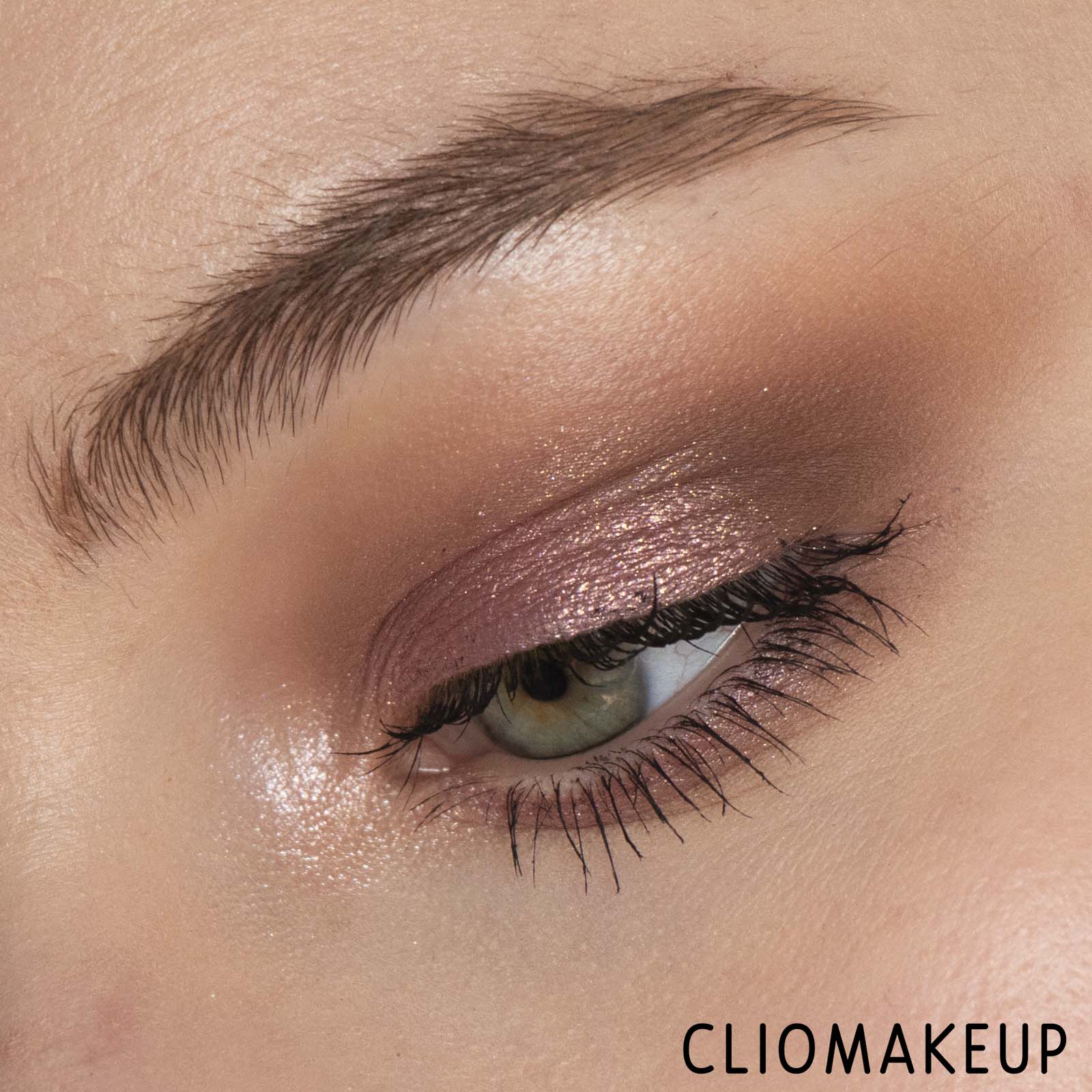 cliomakeup-recensione-palette-catrice-disney-limited-edition-minnie-e-daisy-eyeshadow-palette-13