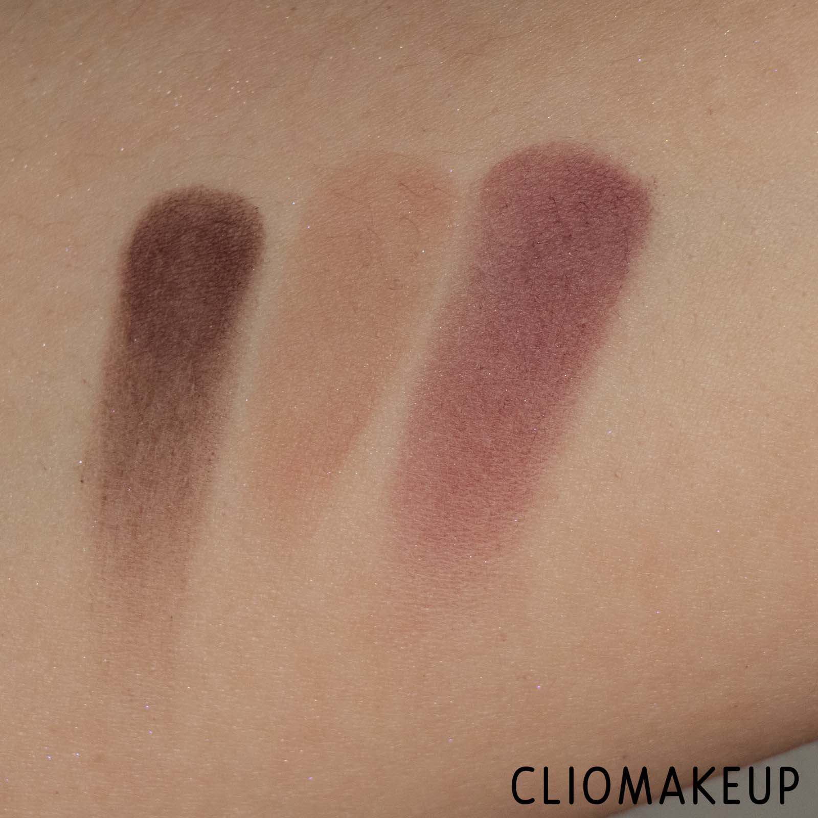 cliomakeup-recensione-palette-catrice-disney-limited-edition-minnie-e-daisy-eyeshadow-palette-8