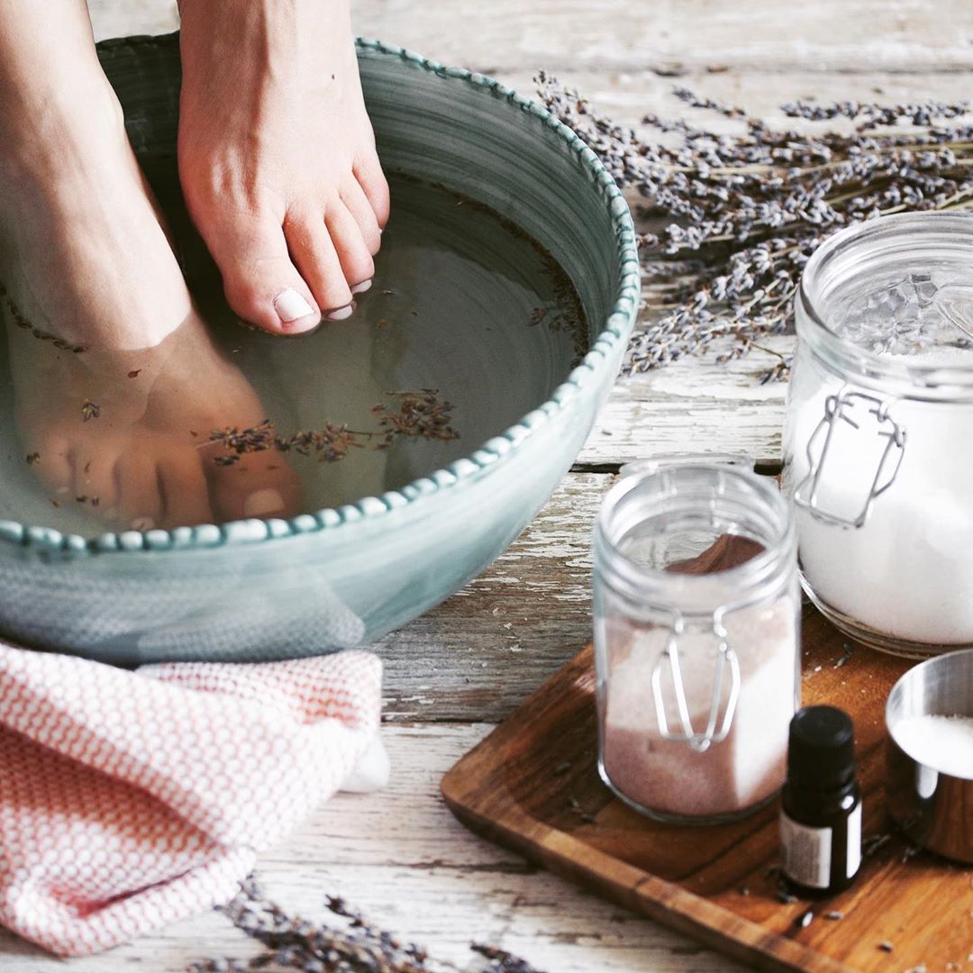 cliomakeup-talloni-screpolati-6-pediluvio