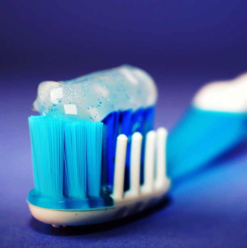 cliomakeup-talloni-screpolati-teamclio-dentifricio