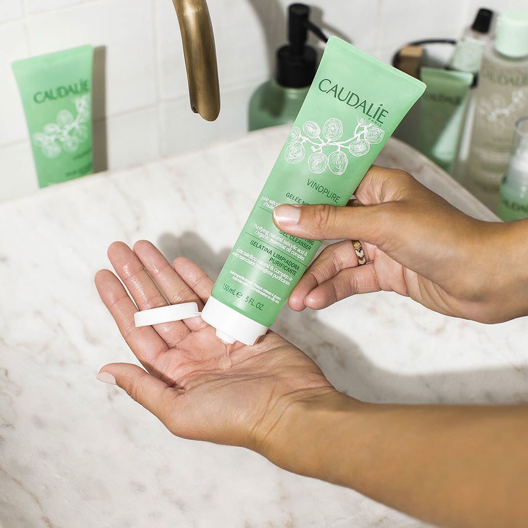 Cliomakeup-gel-mousse-pelle-viso-6-gel-vinopure