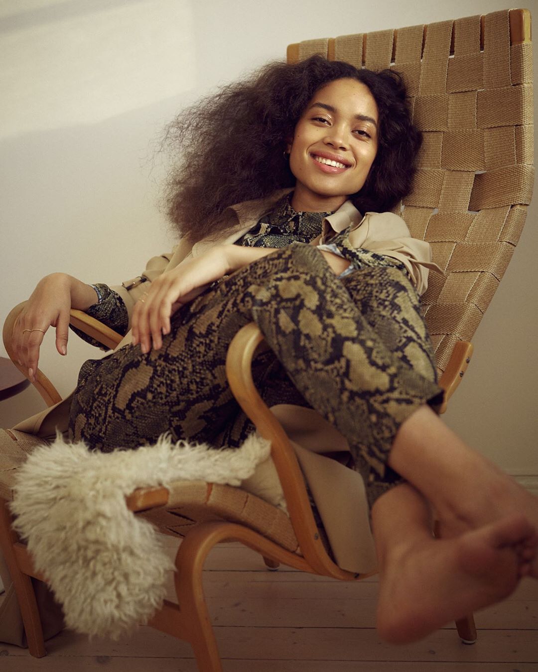 Cliomakeup-look-animalier-primavera-2020-13-hm-pantaloni-pitonati