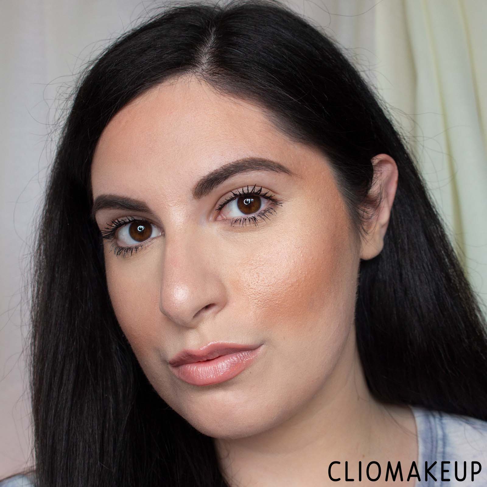 cliomakeup-recensione-blush-essence-bronzed-this-way!-baked-bronzy-blush-15