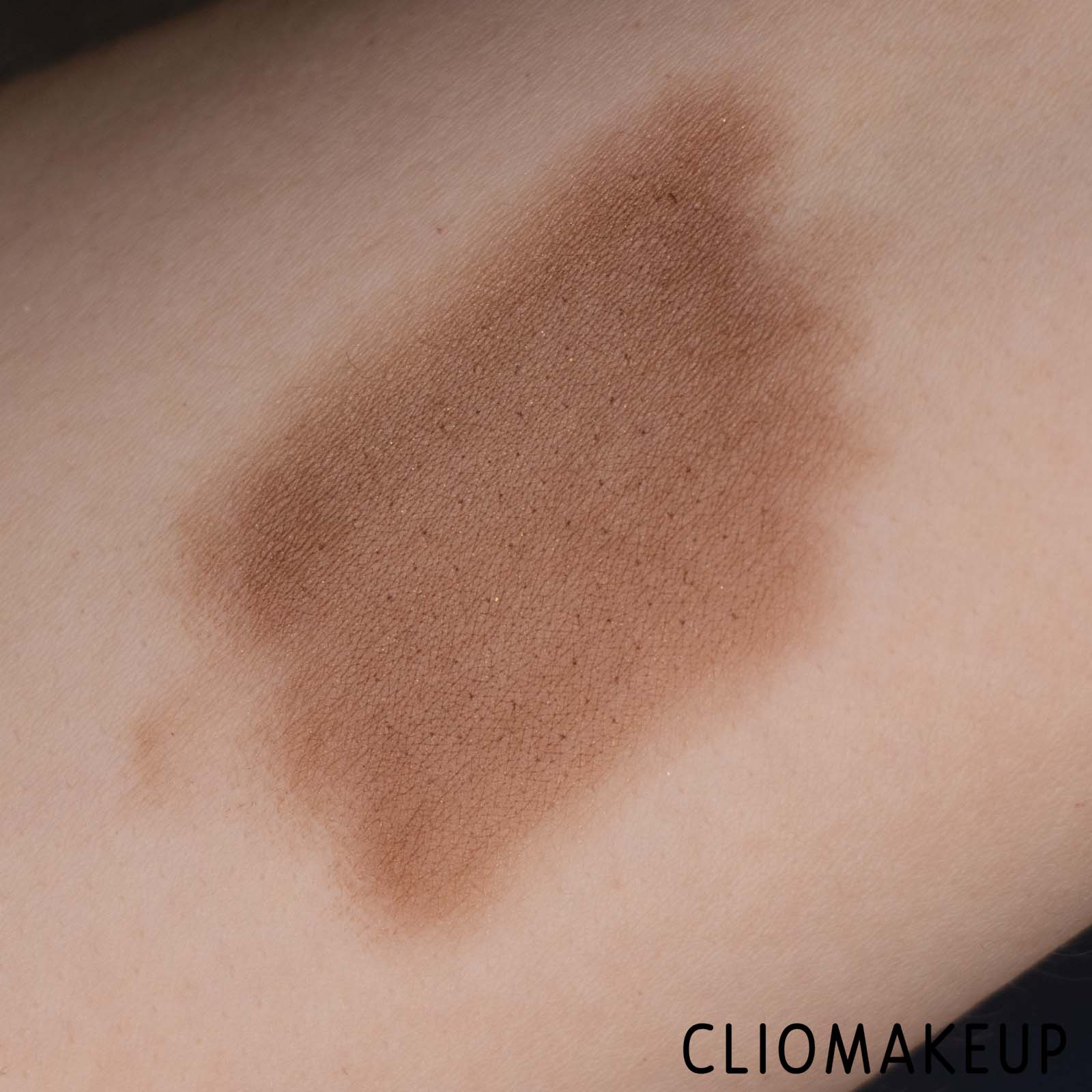  cliomakeup-recensione-matitone-ombretto-astra-jumbo-eyeshadow-matitone-occhi-9