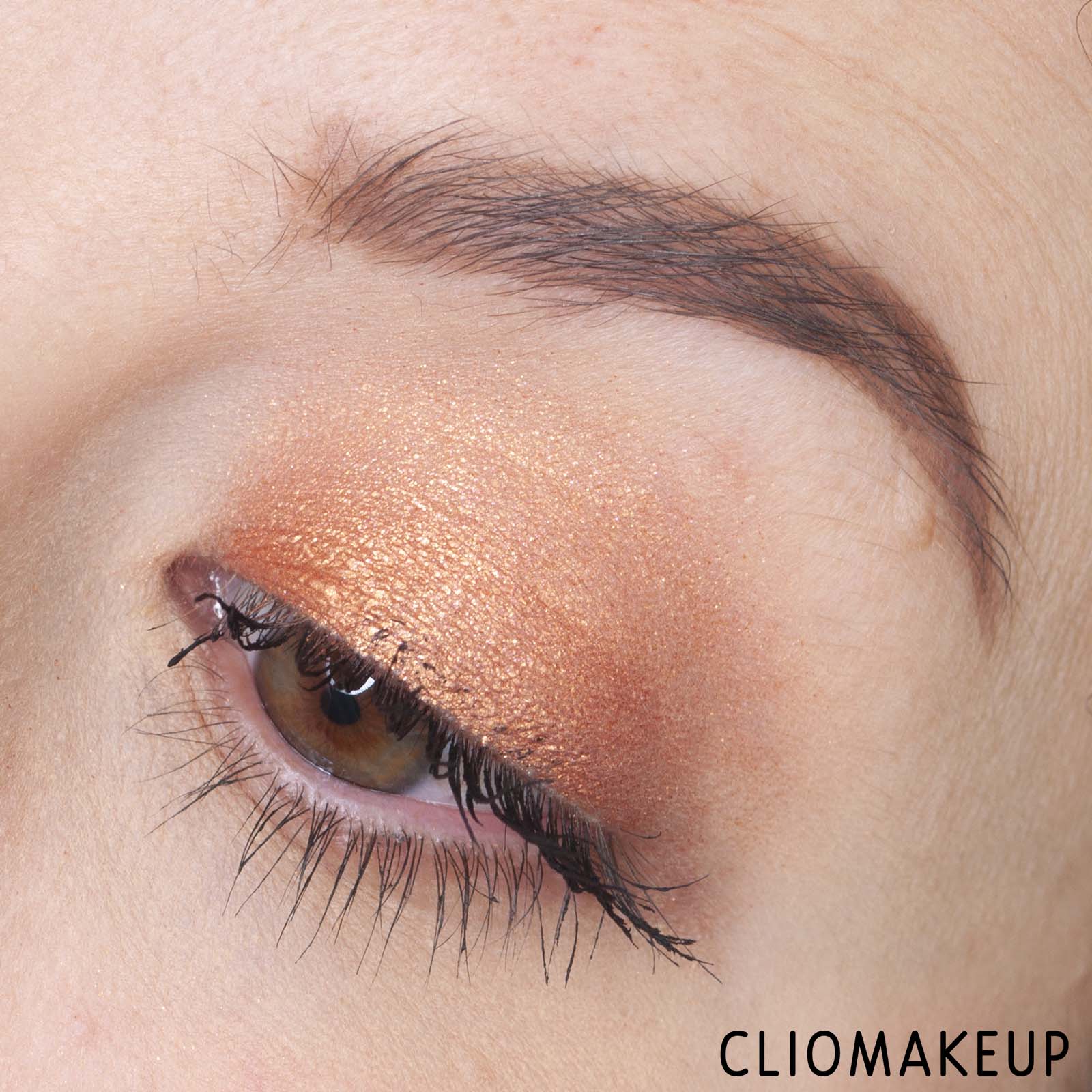 cliomakeup-recensione-ombretto-pupa-summer-escape-metal-shadow-10
