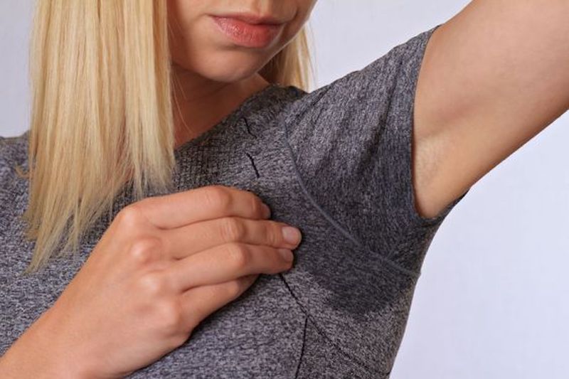 cliomakeup-sudore-sotto-le-ascelle-5