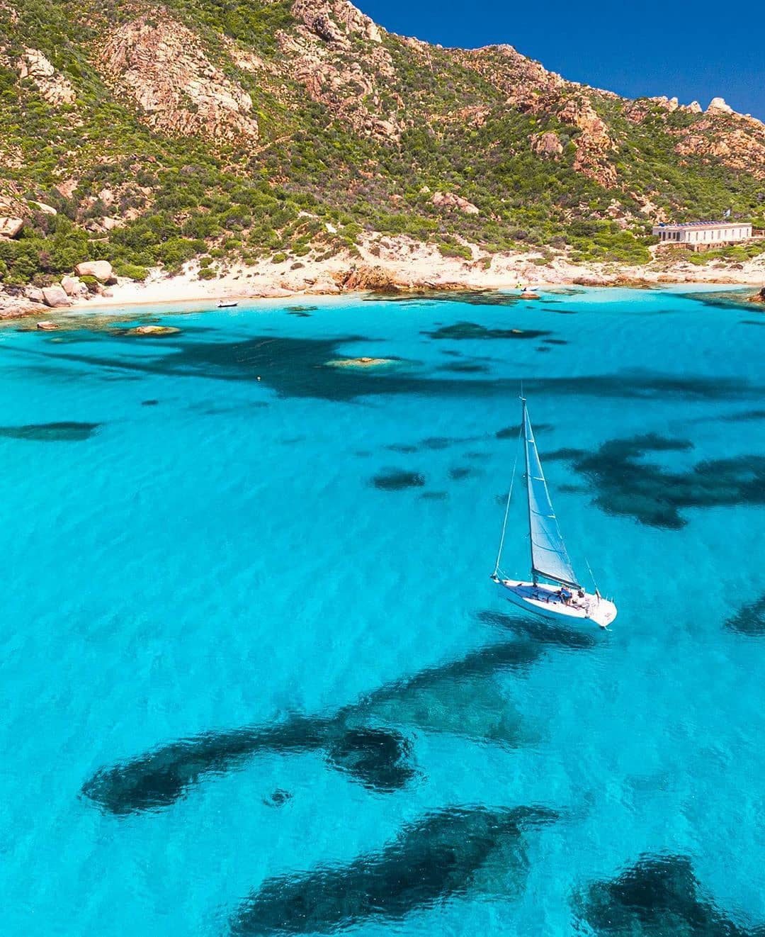 viaggio in barca a vela in italia: arcipelago della maddalena