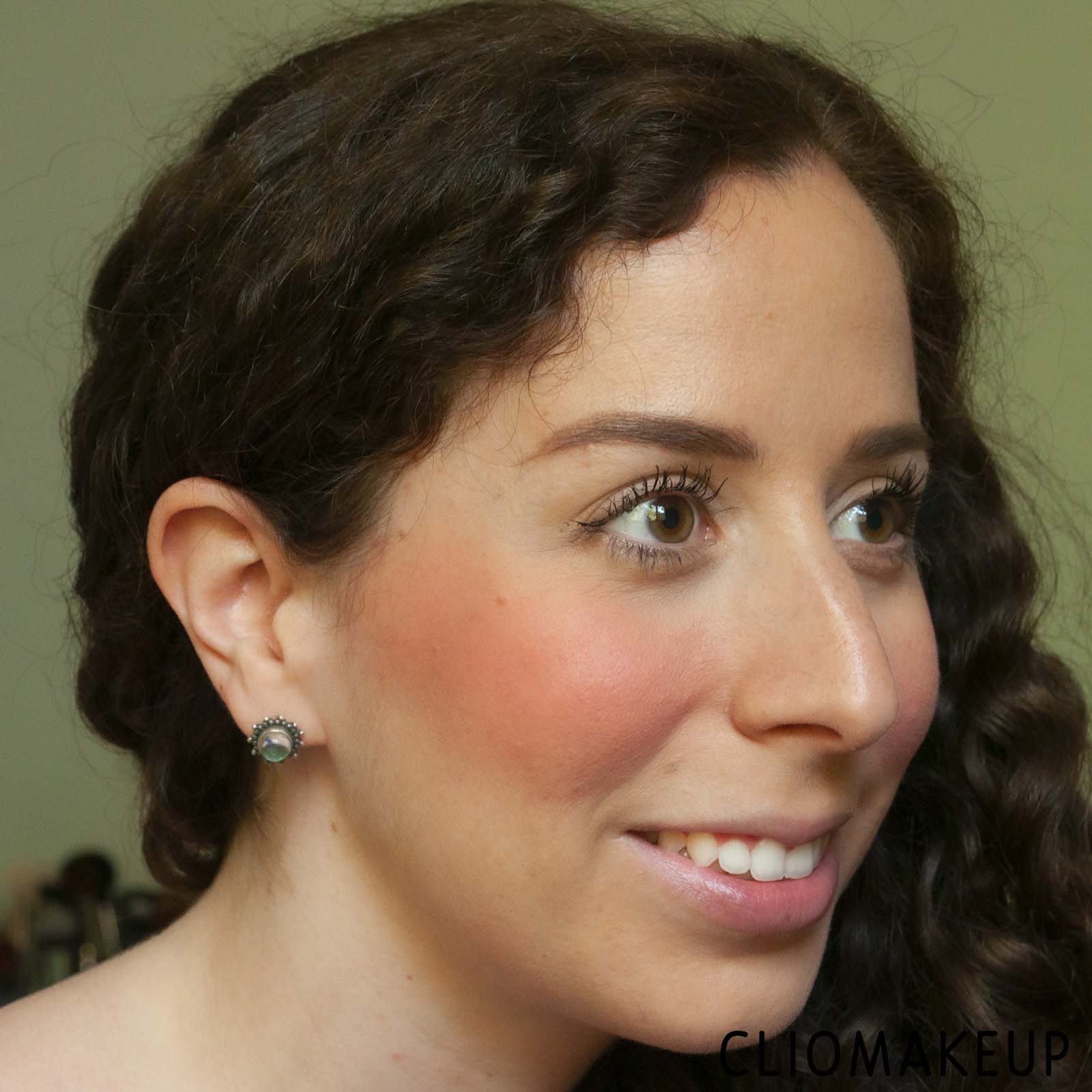 cliomakeup-recensione-blush-makeup-revolution-roxi-x-makeup-revolution-blush-burst-palette-14