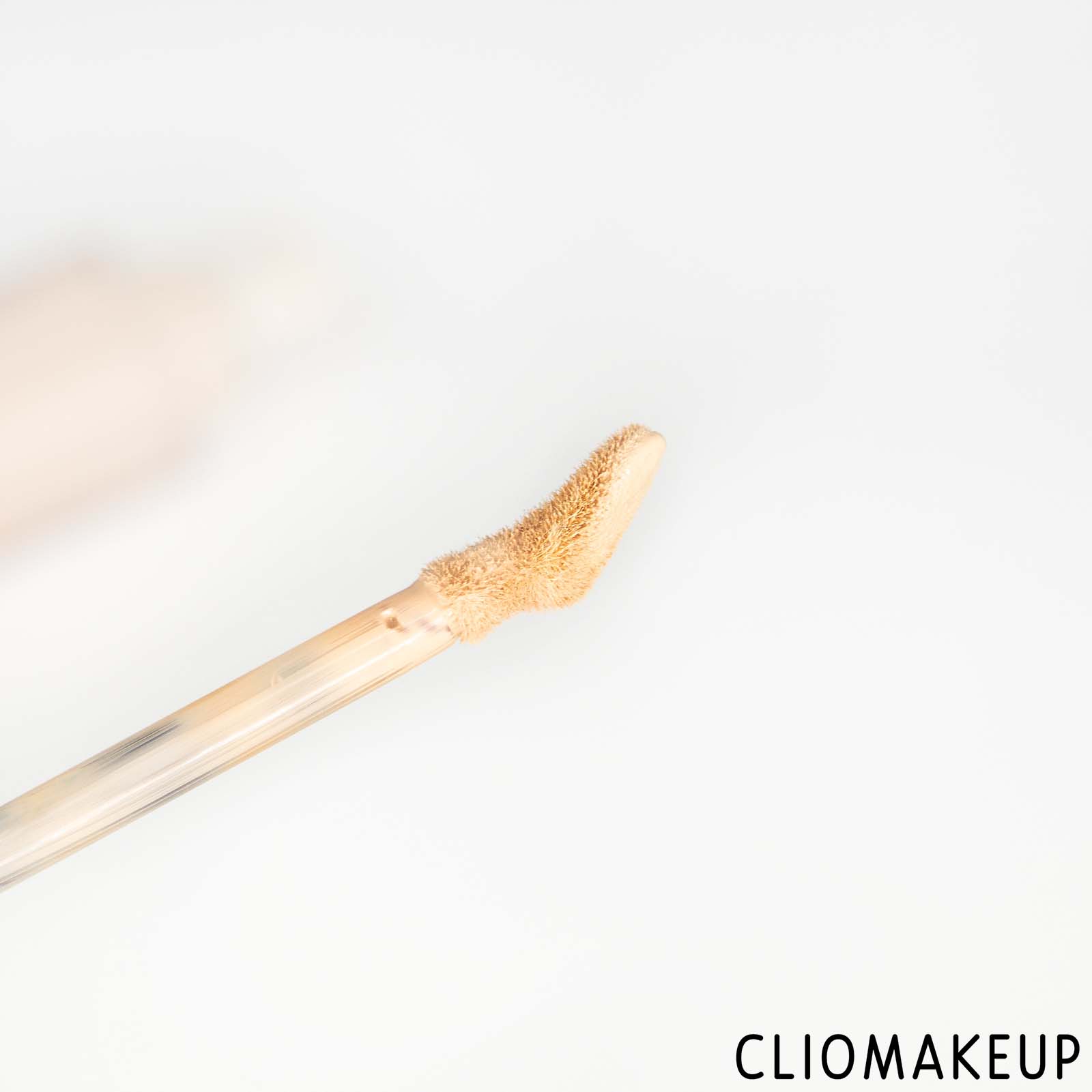 cliomakeup-recensione-correttore-xx-revolution-concealxx-super-fixx-concealer-5