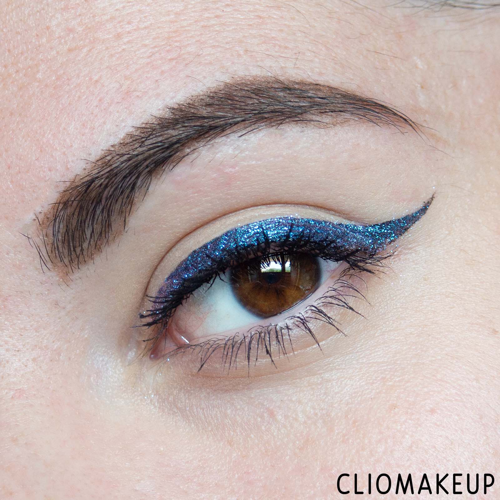 cliomakeup-recensione-eyeliner-urban-decay-wired-double-ended-eyeliner-e-top-coat-12