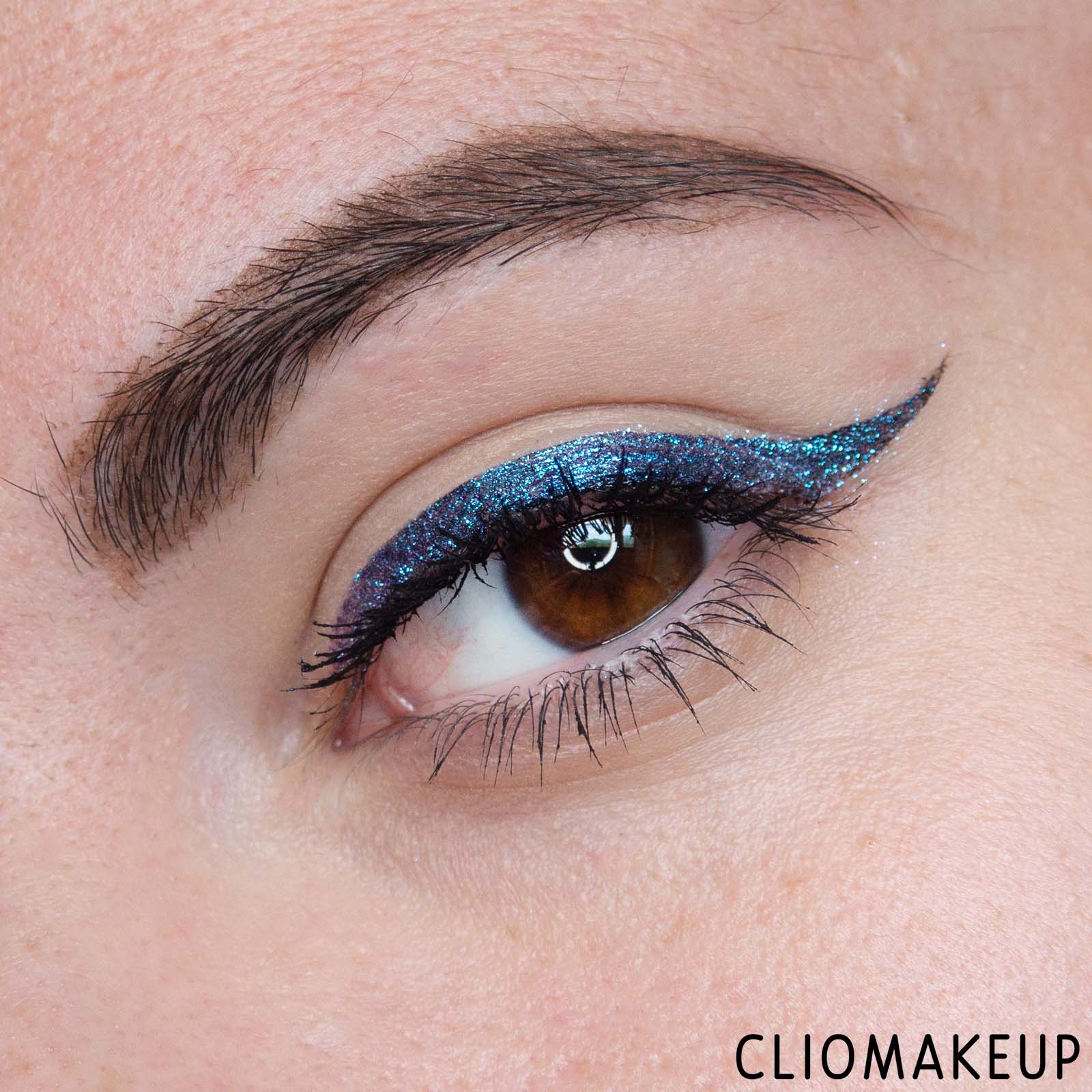 cliomakeup-recensione-eyeliner-urban-decay-wired-double-ended-eyeliner-e-top-coat-13