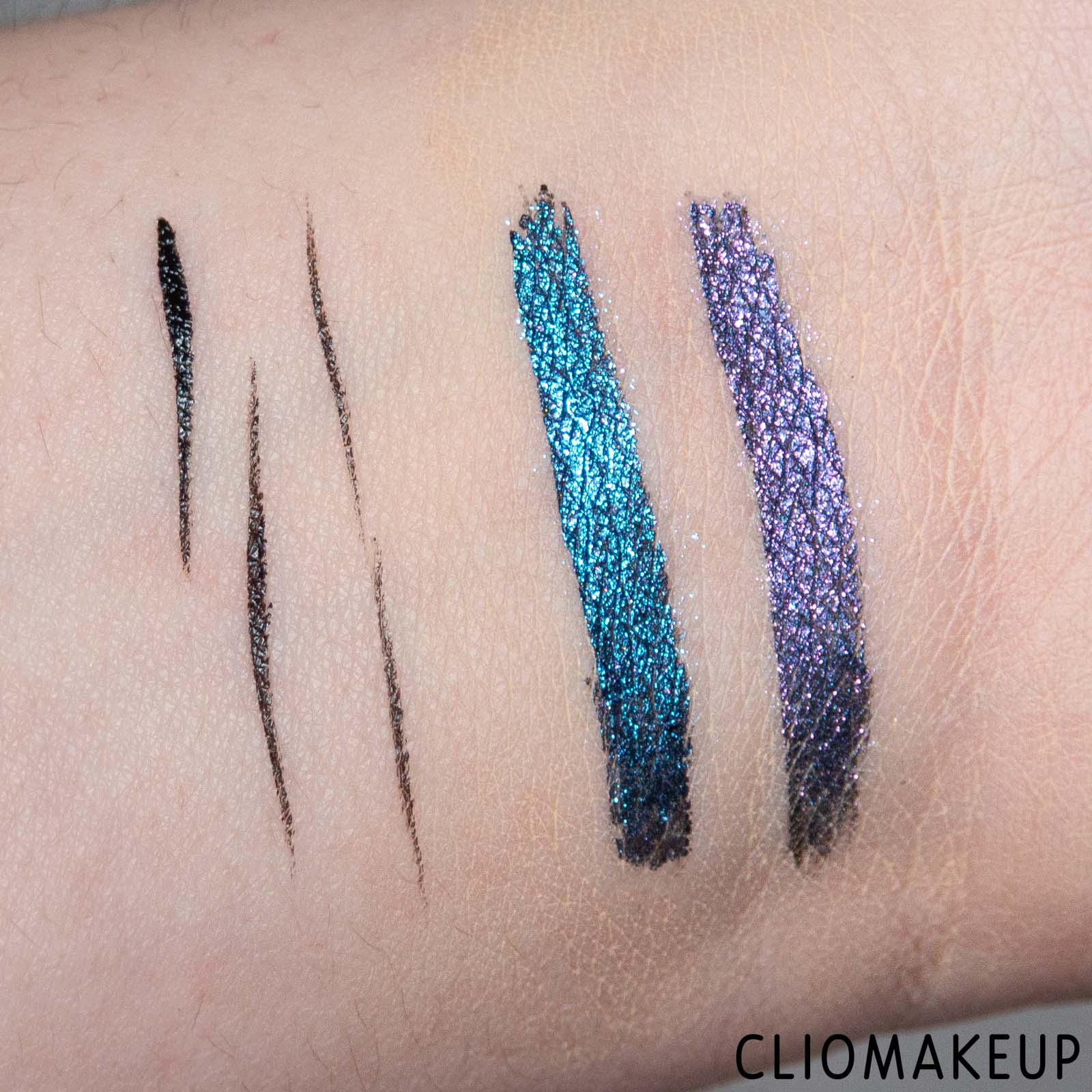 cliomakeup-recensione-eyeliner-urban-decay-wired-double-ended-eyeliner-e-top-coat-6