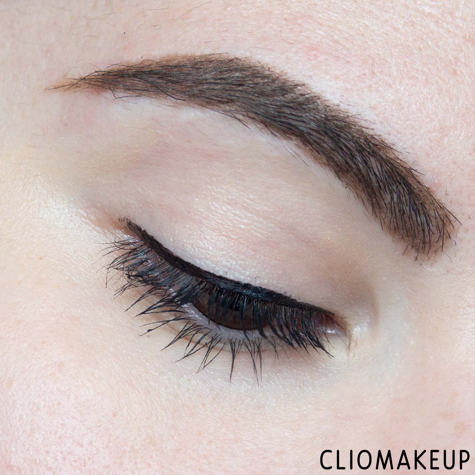 cliomakeup-recensione-eyeliner-urban-decay-wired-double-ended-eyeliner-e-top-coat-8