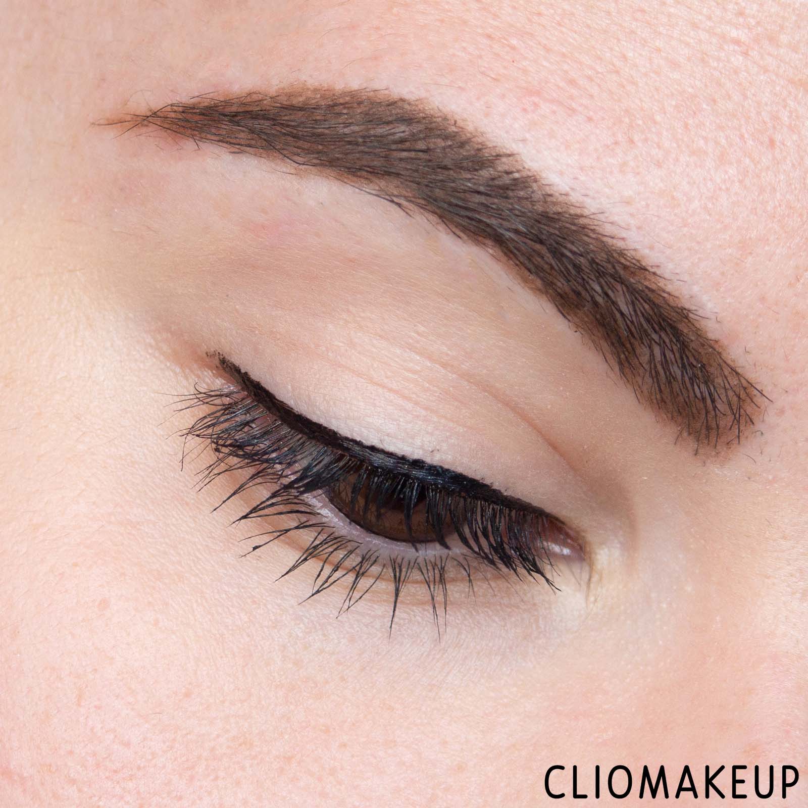 cliomakeup-recensione-eyeliner-urban-decay-wired-double-ended-eyeliner-e-top-coat-9