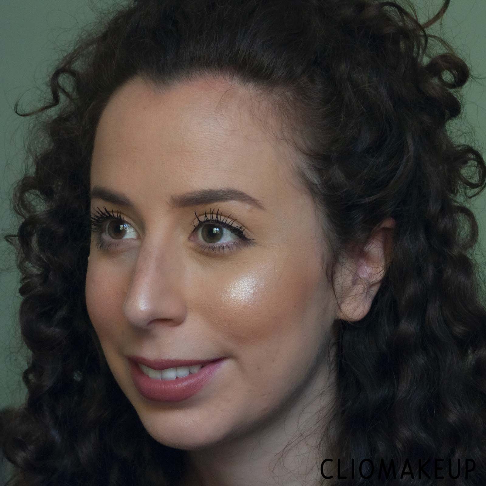 cliomakeup-recensione-illuminante-xx-revolution-xxposure-highlighter-multi-dimensional-powder-10