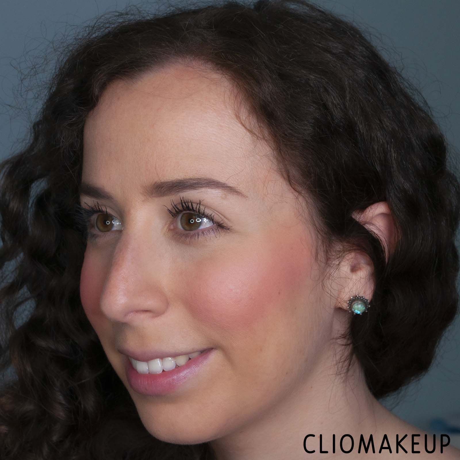 cliomakeup-recensione-illuminanti-pupa-sun-glow-compact-highlighter-11