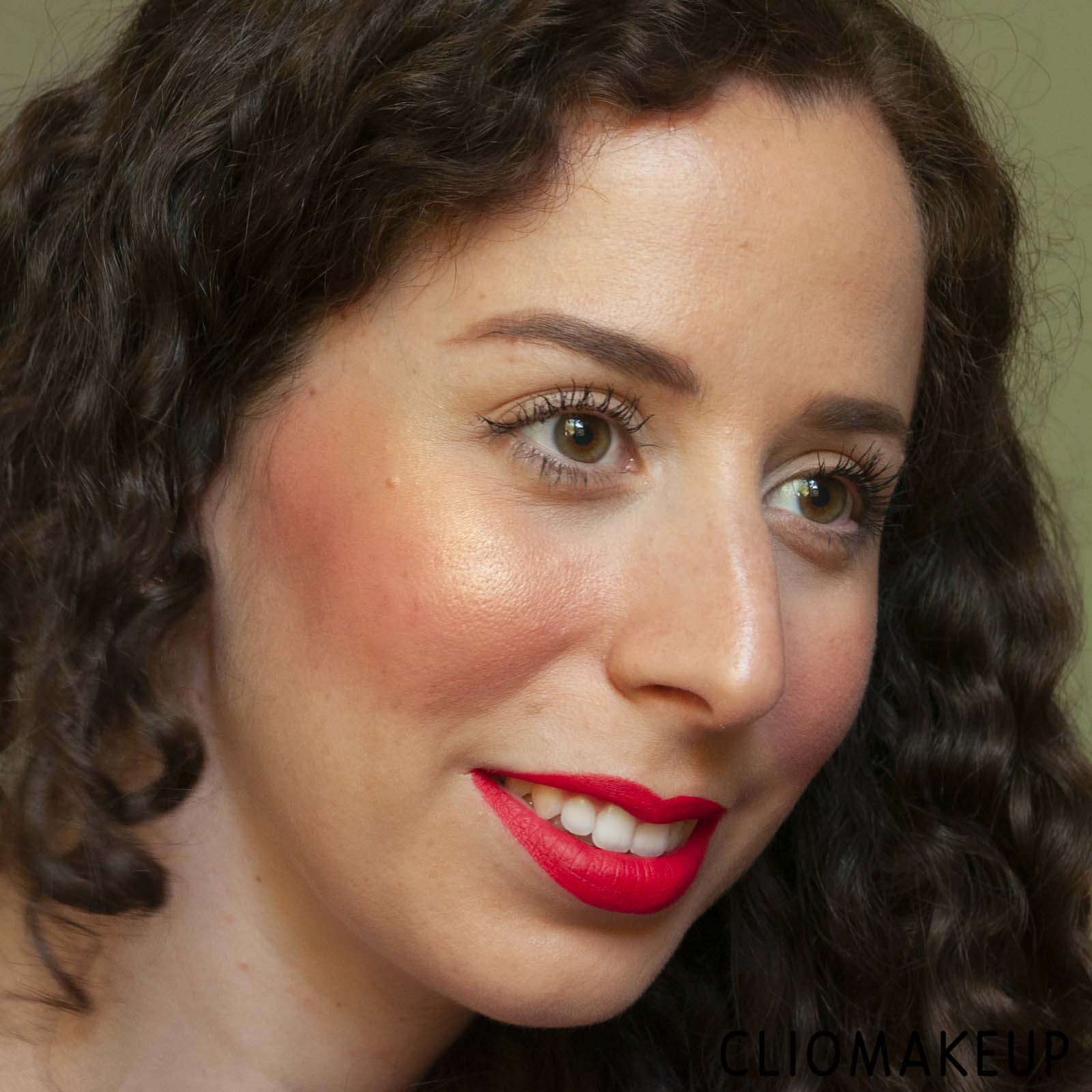 cliomakeup-recensione-illuminanti-pupa-sun-glow-compact-highlighter-14