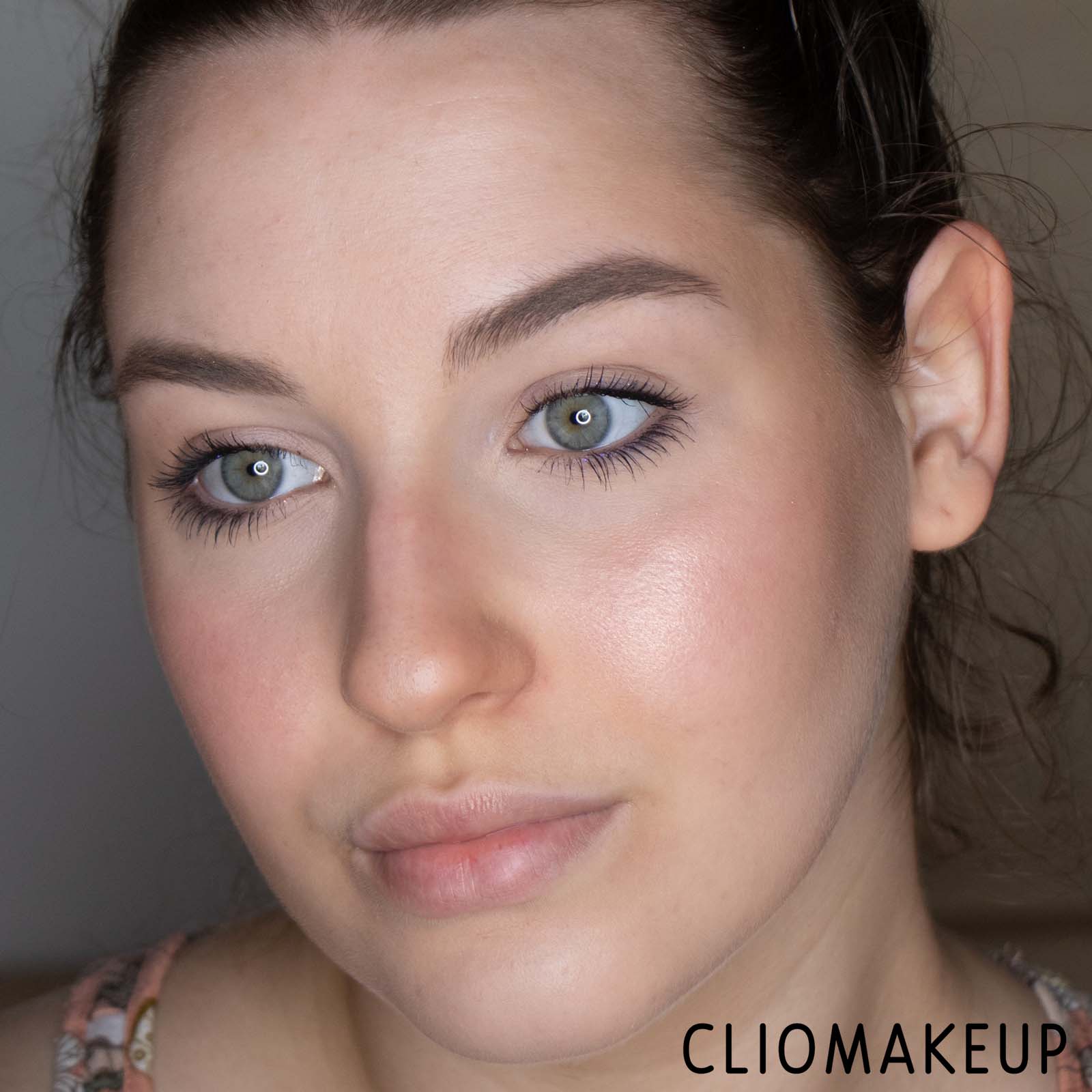 cliomakeup-recensione-palette-catrice-luminice-highlight-e-blush-glow-palette-11