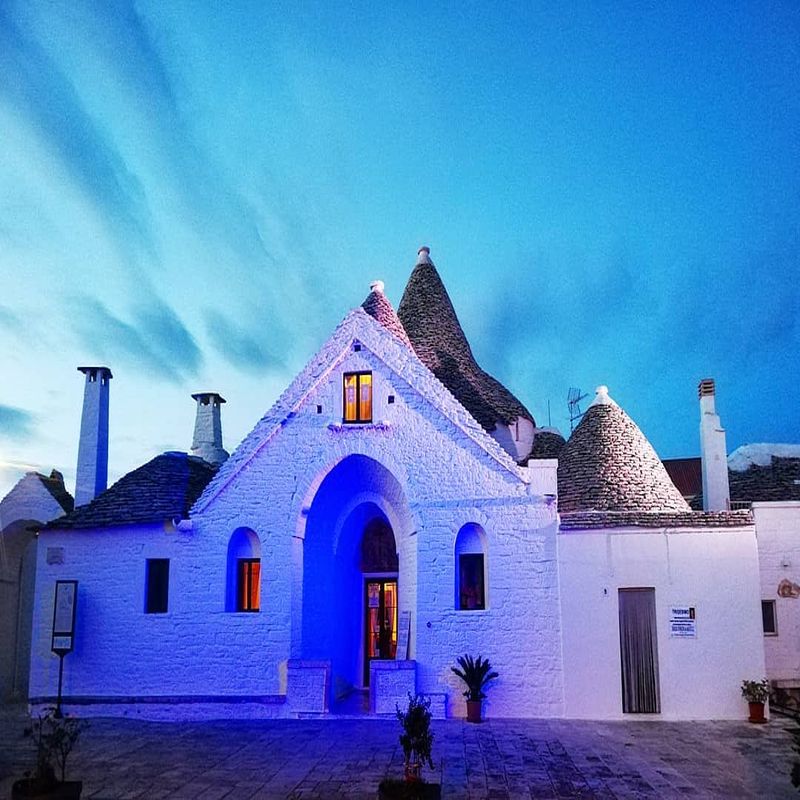 viaggio in puglia: trullo sovrano