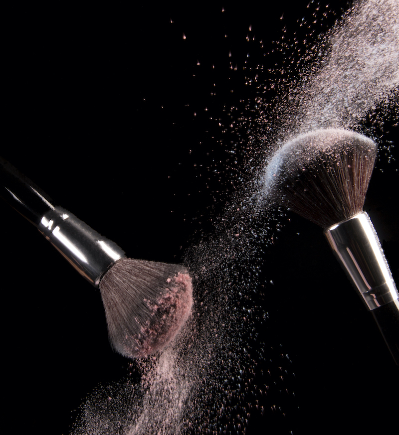 cliomakeup-errori-trucco-estate-teamclio-polveri