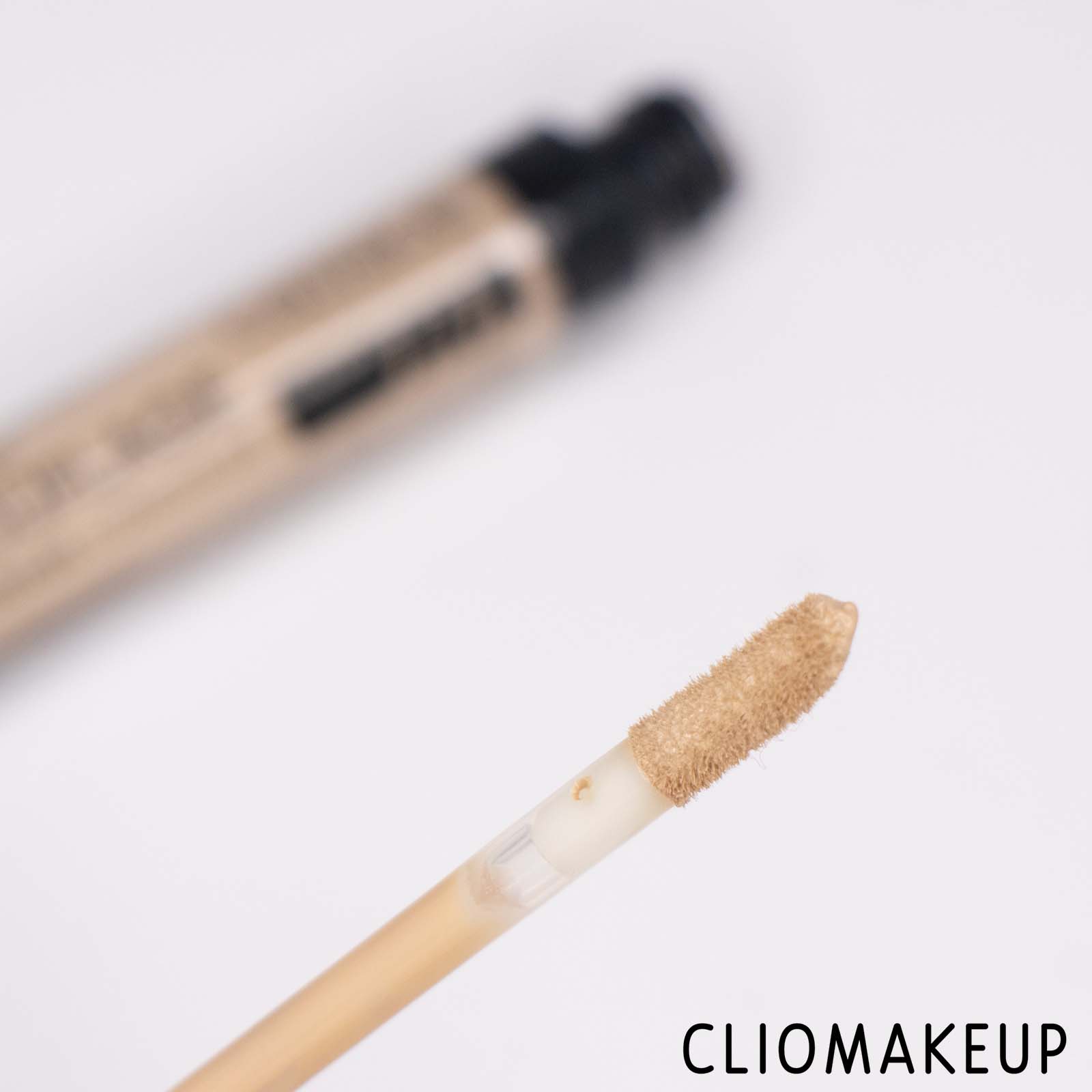 cliomakeup-recensione-correttore-catrice-liquid-camouflage-high-coverage-concealer-5