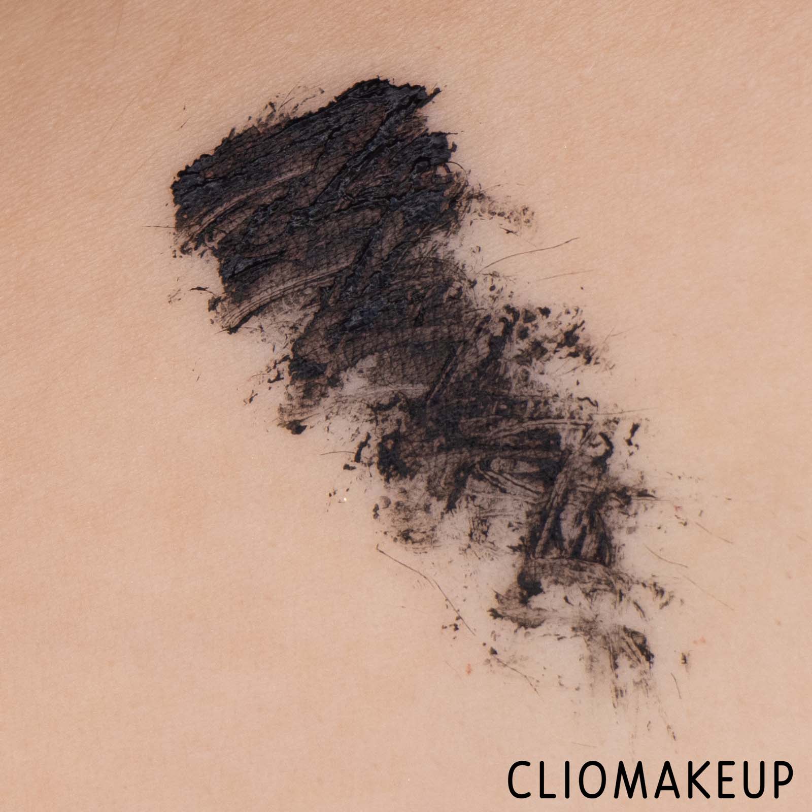 cliomakeup-recensione-mascara-catrice-lashes-to-kill-sexy-volume-mascara-7