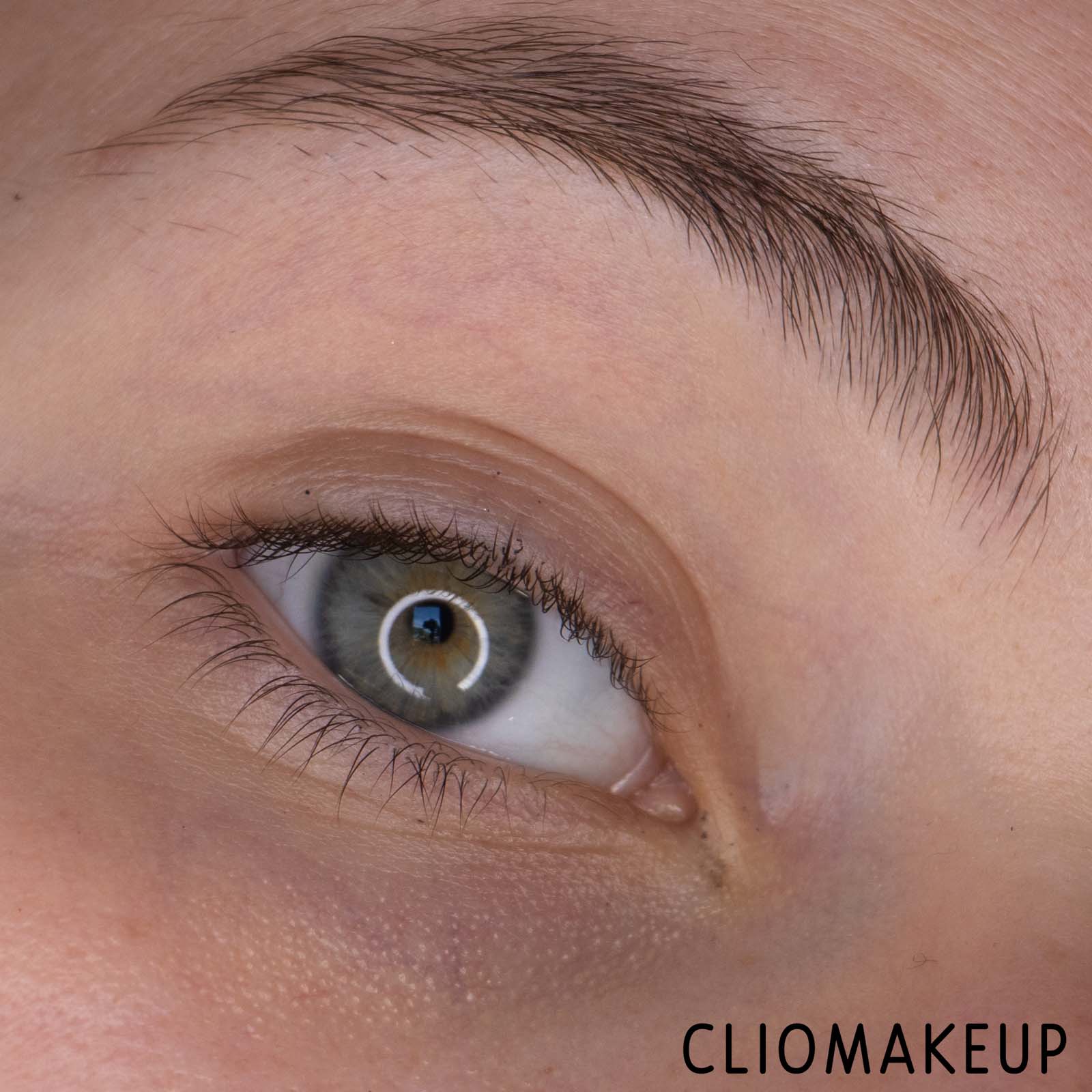 cliomakeup-recensione-mascara-catrice-lashes-to-kill-sexy-volume-mascara-8