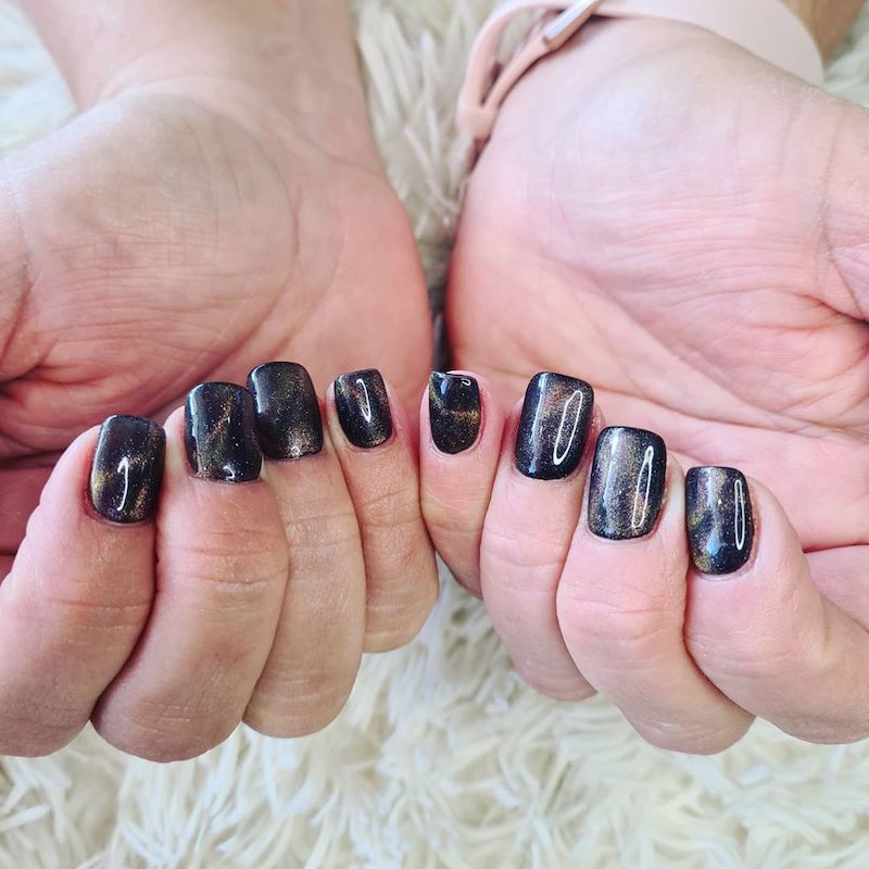 cliomakeup-tendenza-unghie-cats-eye-nails-teamclio-14