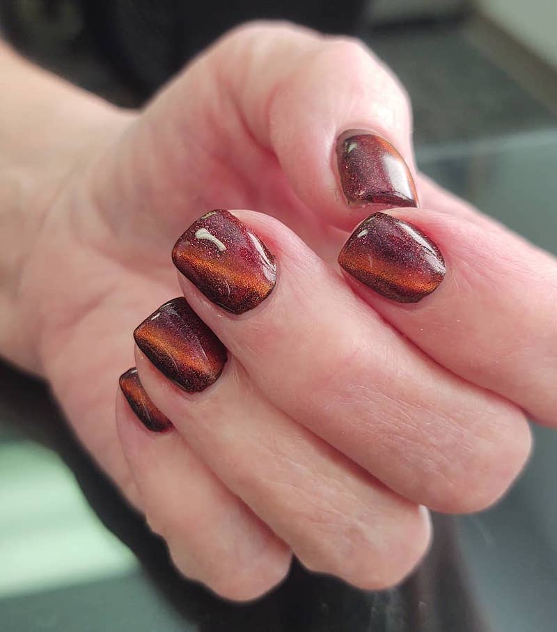 cliomakeup-tendenza-unghie-cats-eye-nails-teamclio-8