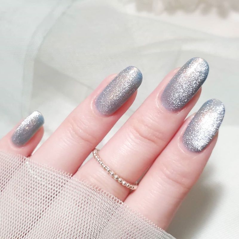 cliomakeup-tendenza-unghie-cats-eye-nails-teamclio-9