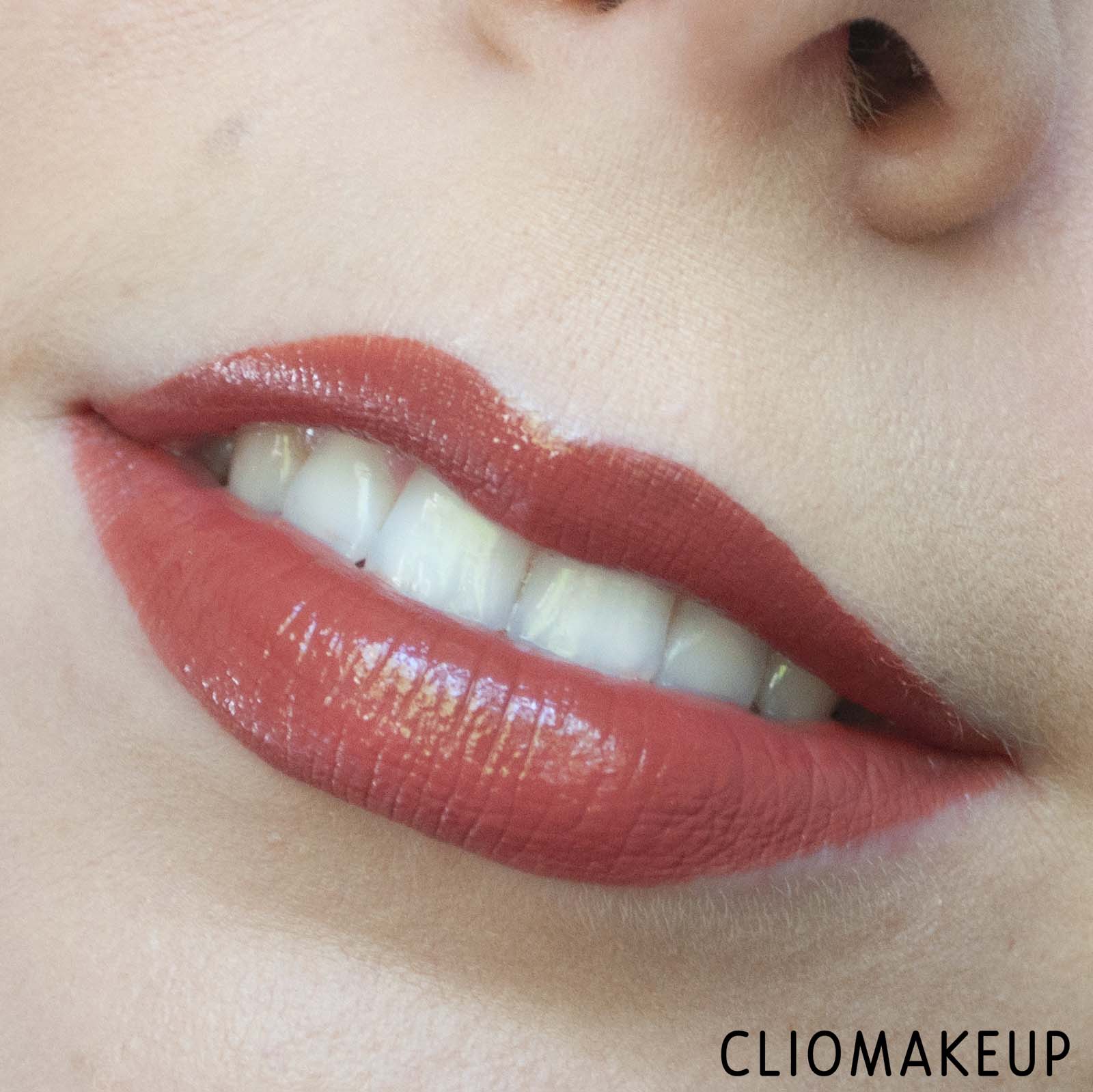 cliomakeup-recensione-gloss-essence-juicy-bomb-shiny-lipgloss-12