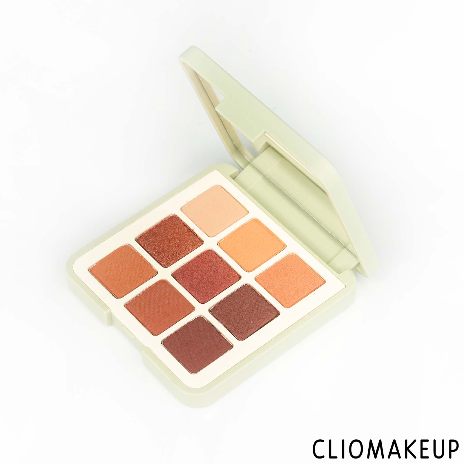 cliomakeup-recensione-palette-kiko-new-green-me-eyeshadow-palette-5