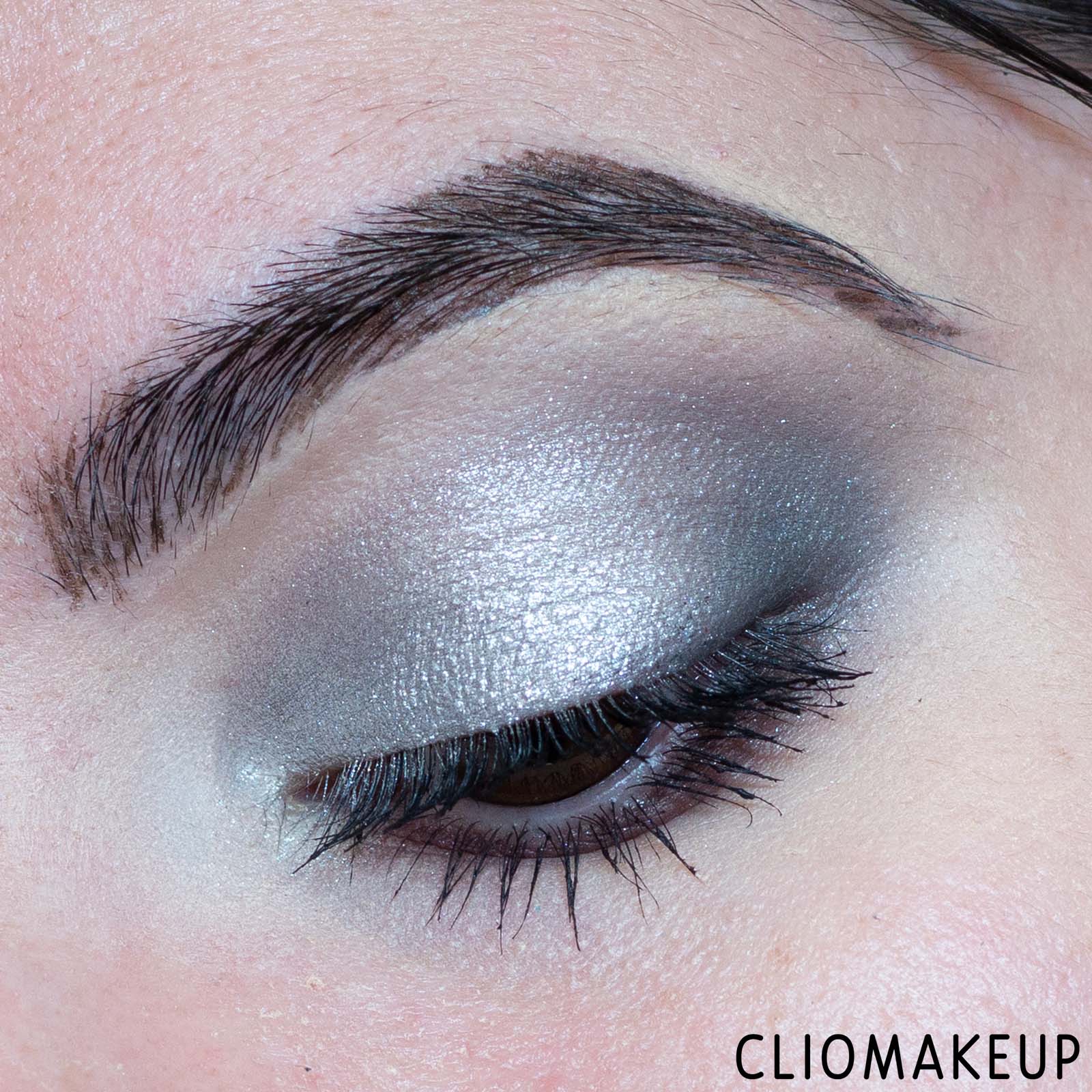 cliomakeup-recensione-ombretto-mac-frosted-firework-extra-dimension-foil-eye-shadow-10