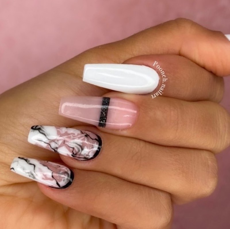 cliomakeup-unghie-autunno-2020-marble-nails-teamclio-17