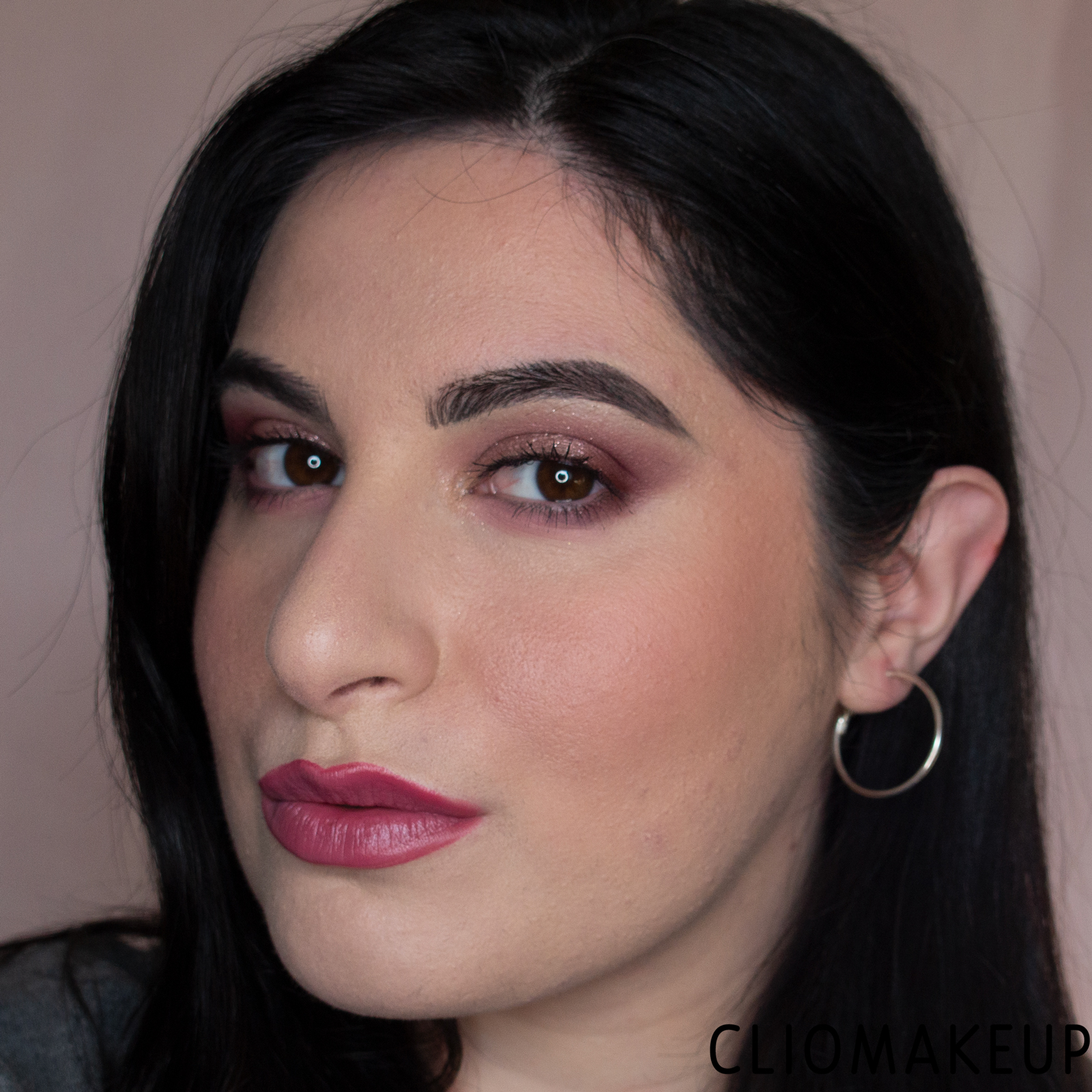 cliomakeup-recensione-Illuminante-mac-frosted-firework-extra-dimension-skinfinish-11