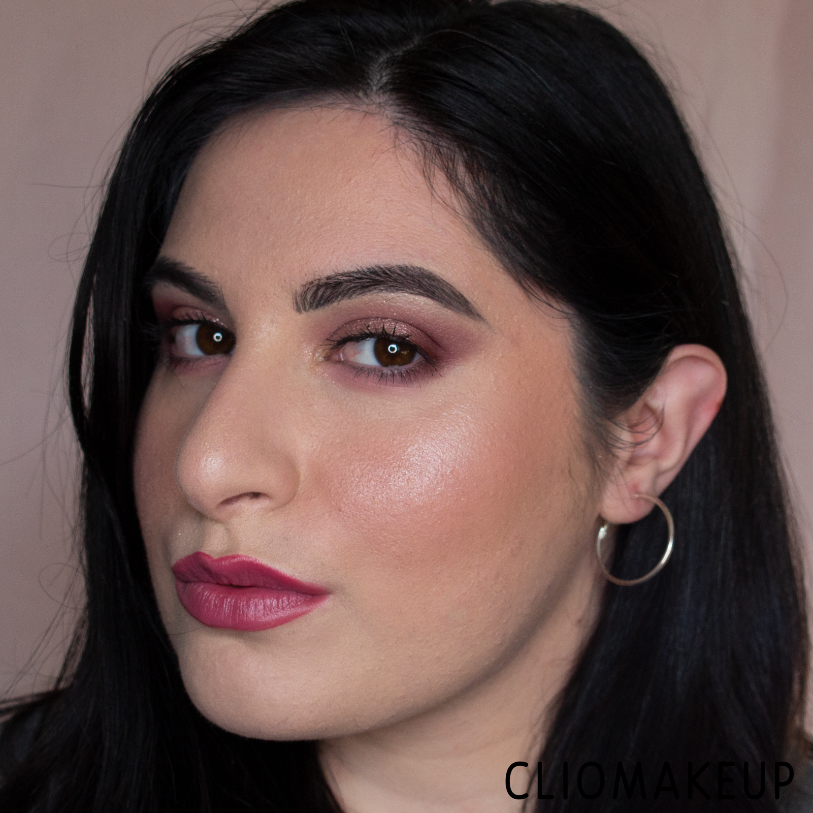 cliomakeup-recensione-Illuminante-mac-frosted-firework-extra-dimension-skinfinish-13