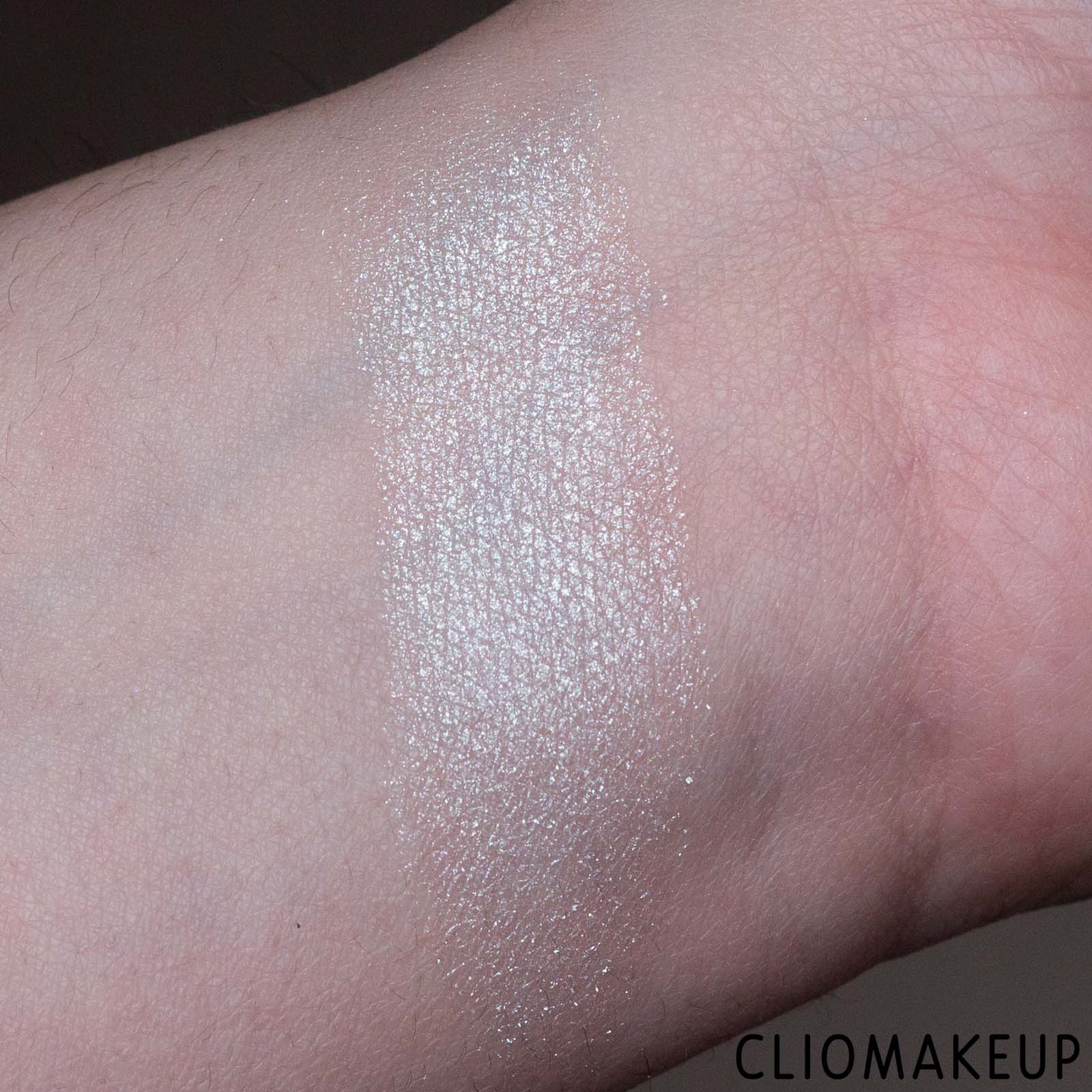 cliomakeup-recensione-Illuminante-mac-frosted-firework-extra-dimension-skinfinish-7