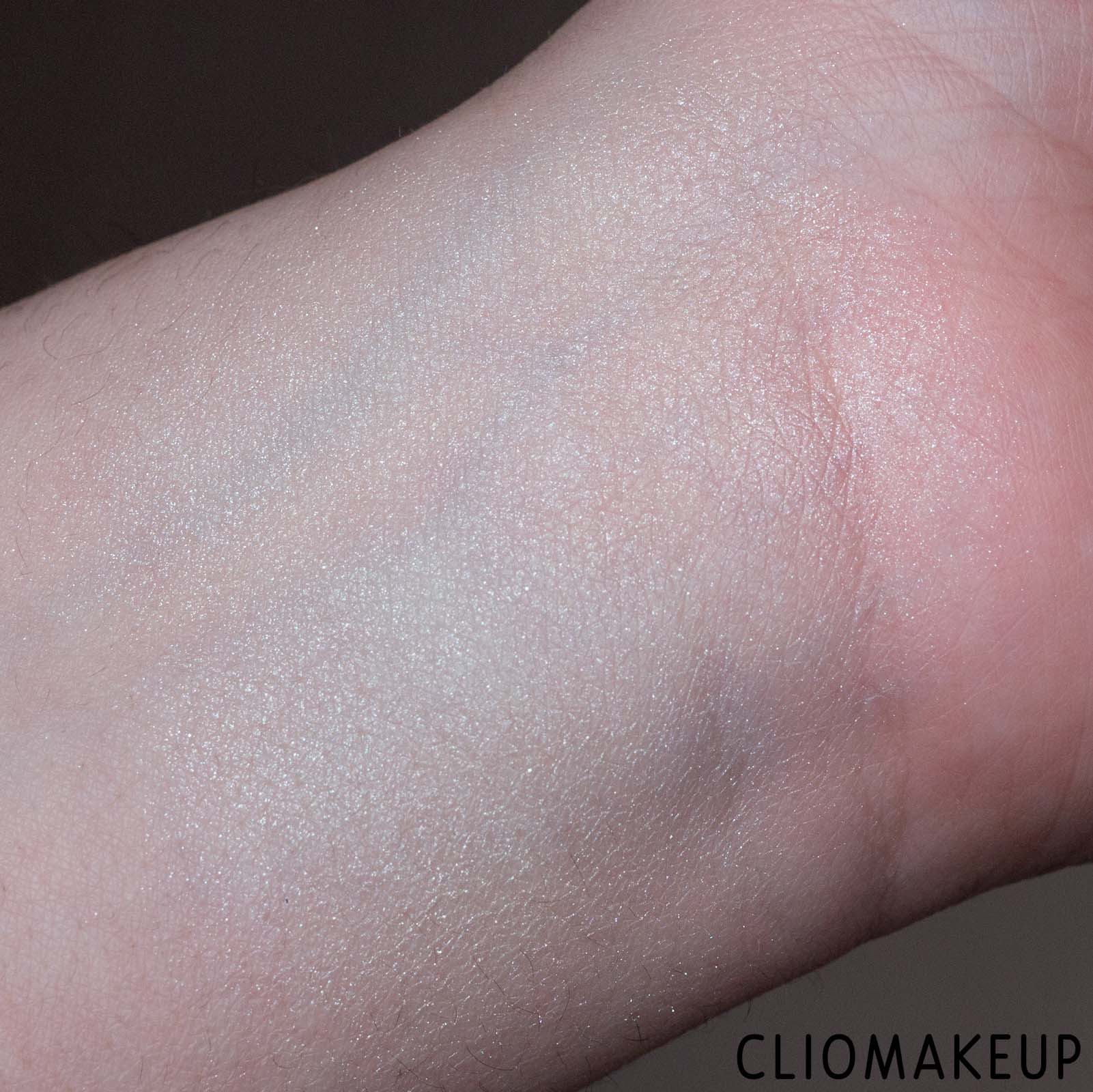 cliomakeup-recensione-Illuminante-mac-frosted-firework-extra-dimension-skinfinish-9