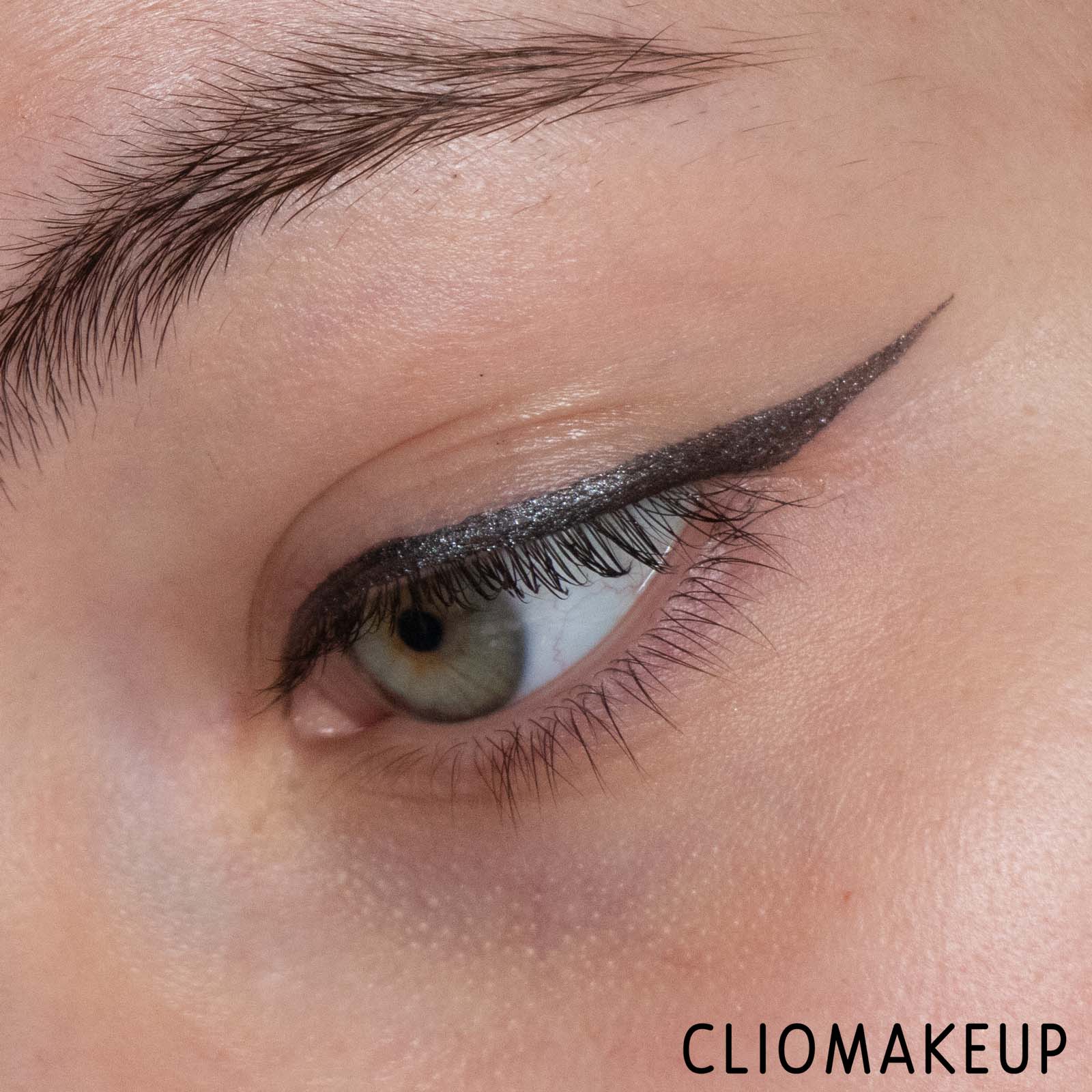 cliomakeup-recensione-eyeliner-kiko-holiday-gems-sparkling-eyeliner-13