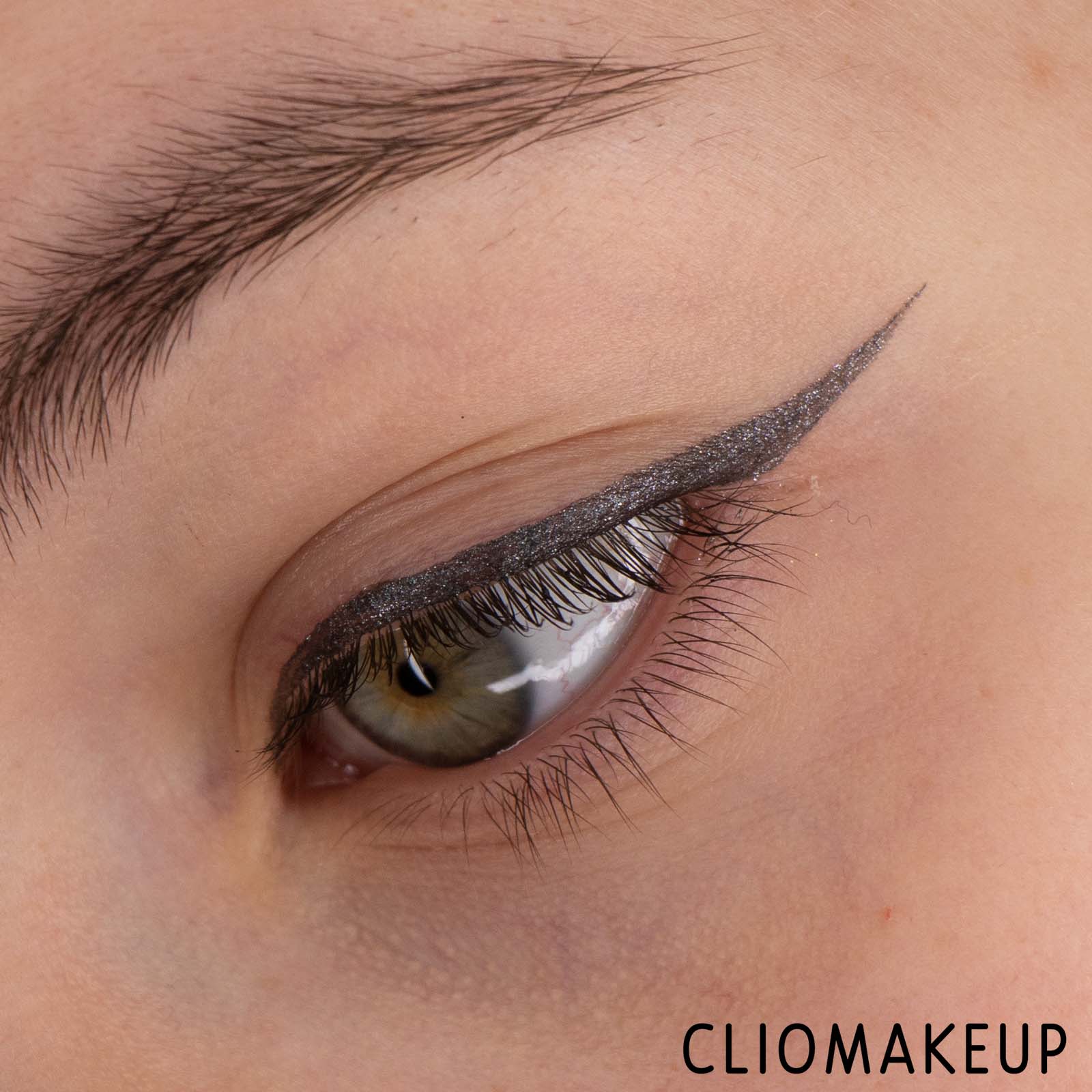 cliomakeup-recensione-eyeliner-kiko-holiday-gems-sparkling-eyeliner-14