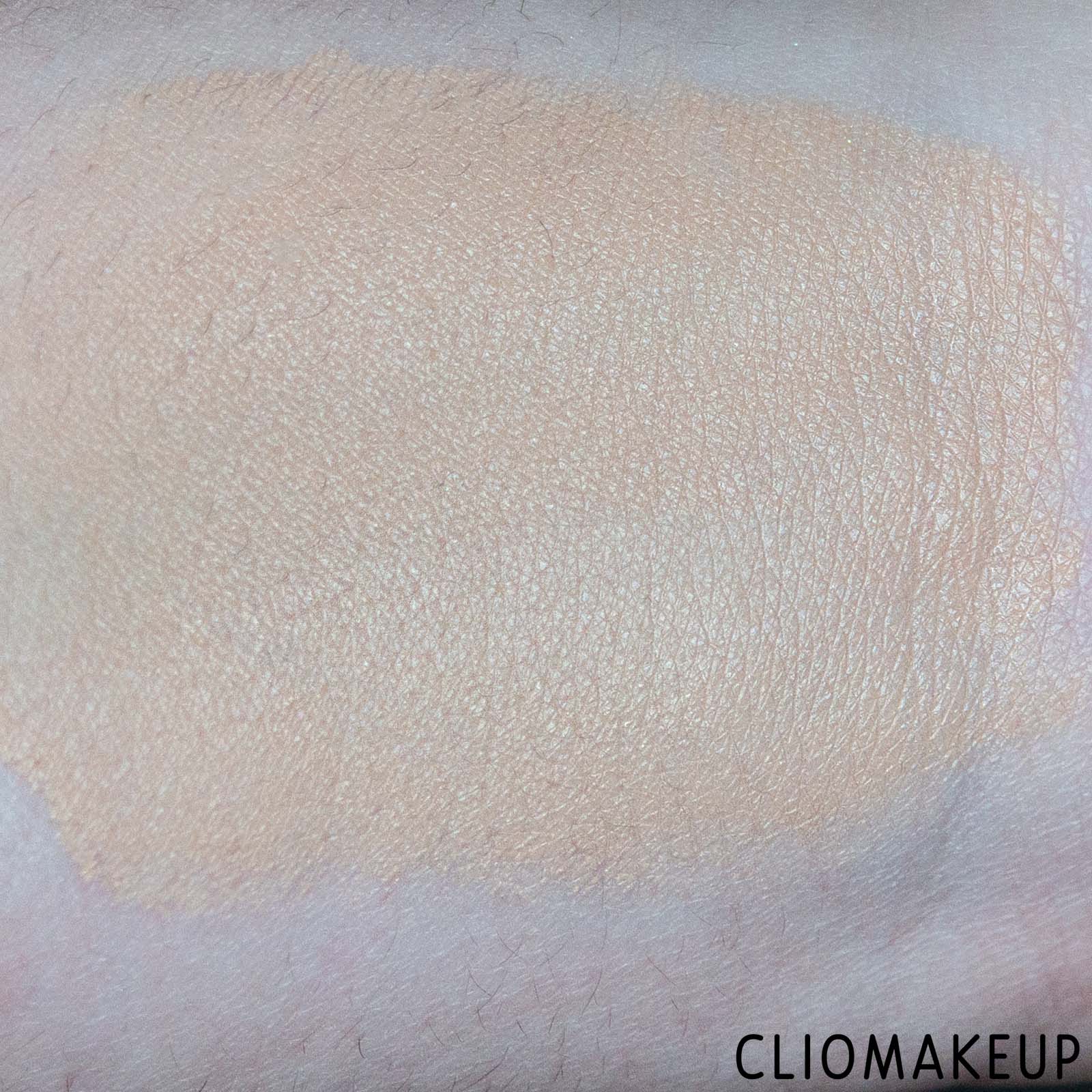 cliomakeup-recensione-fondotinta-astra-the-universal-foundation-7