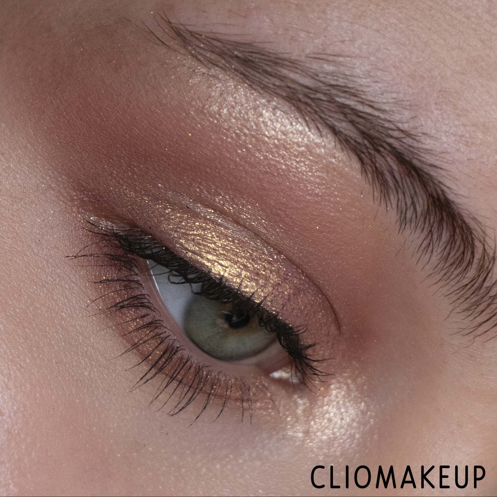 cliomakeup-recensione-palette-essence-disney-princess-ariel-eyeshadow-palette-10