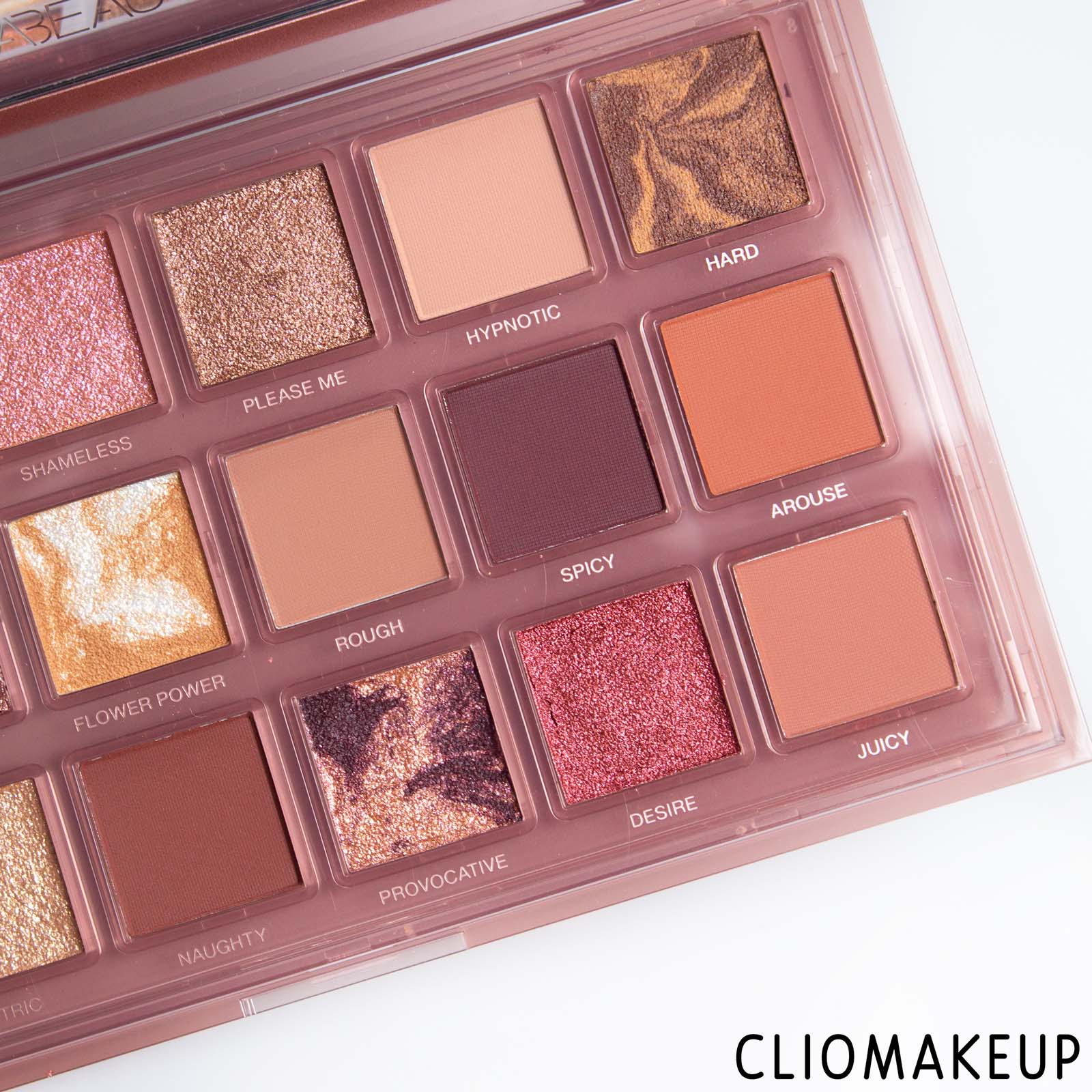 cliomakeup-recensione-palette-huda-beauty-naughty-nude-eyeshadow-palette-5