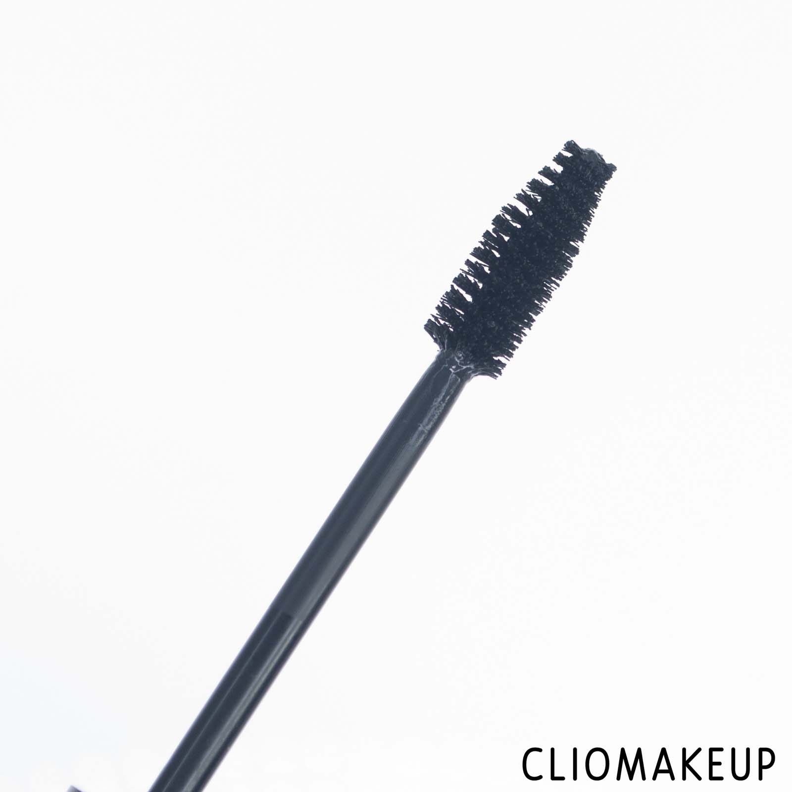cliomakeup-recensione-mascara-essence-24-ever-defined-volume-mascara-5
