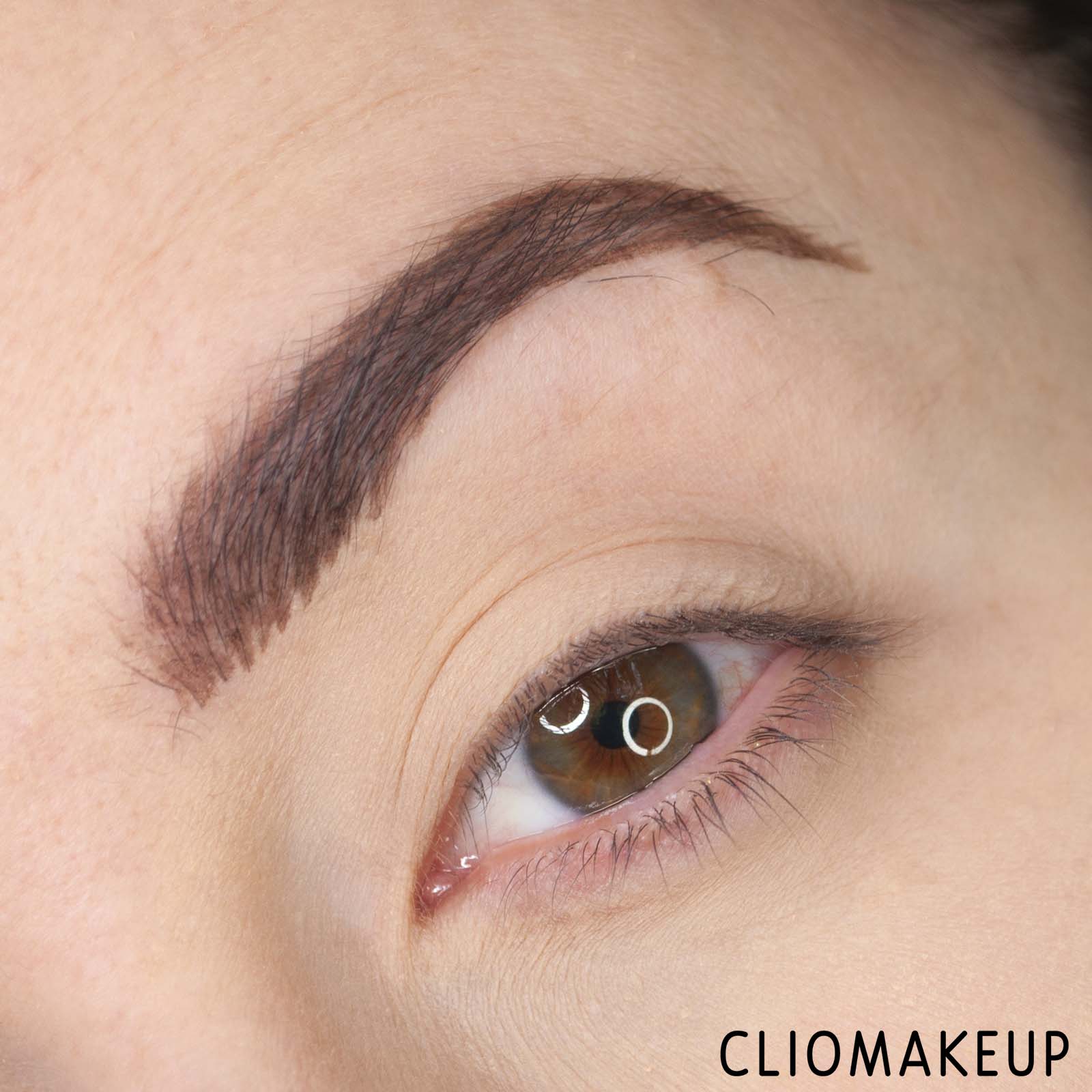 cliomakeup-recensione-mascara-essence-24-ever-defined-volume-mascara-9